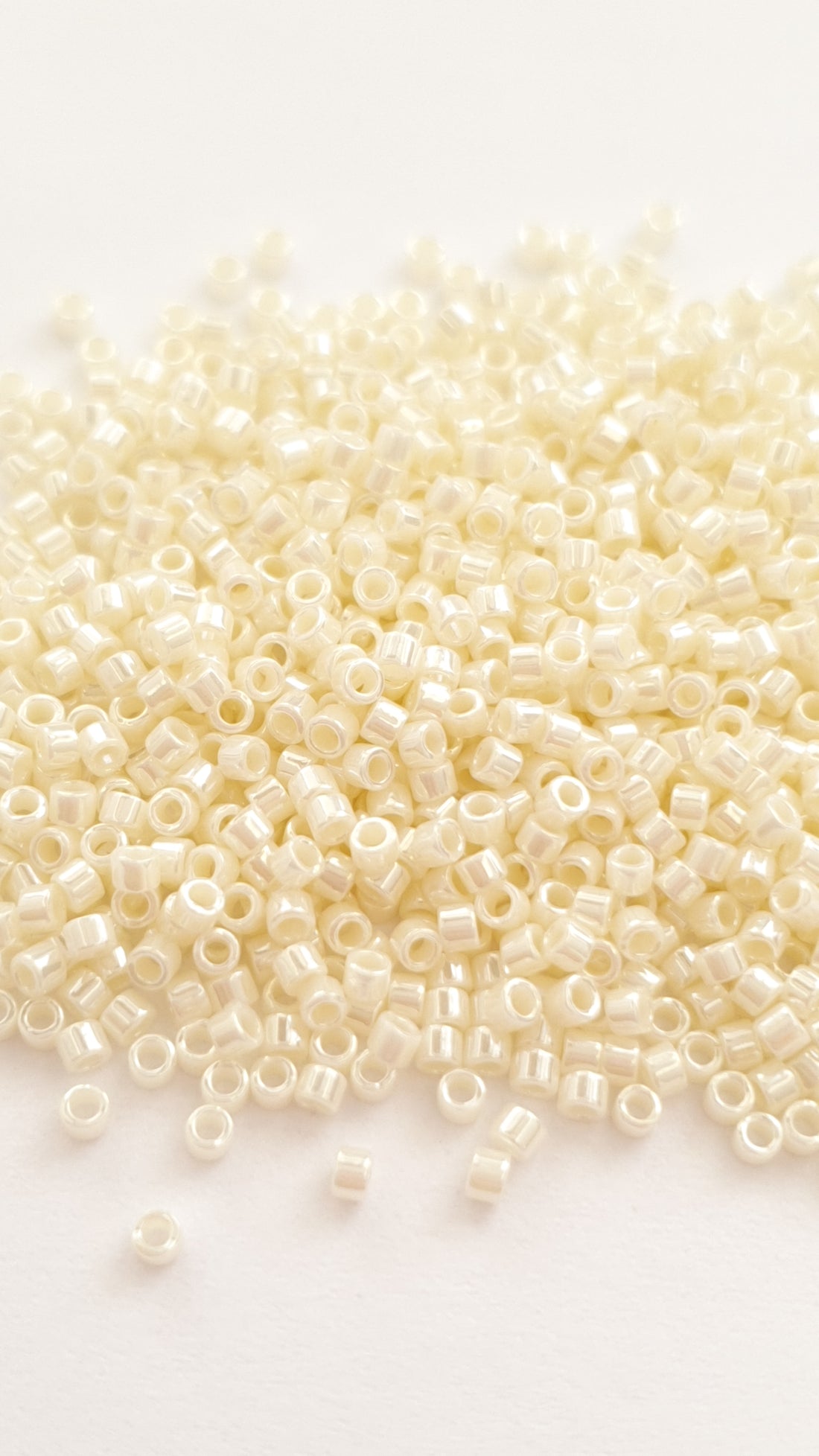 Miyuki Delica 11/0 Crystal Ivory Ceylon DB1900