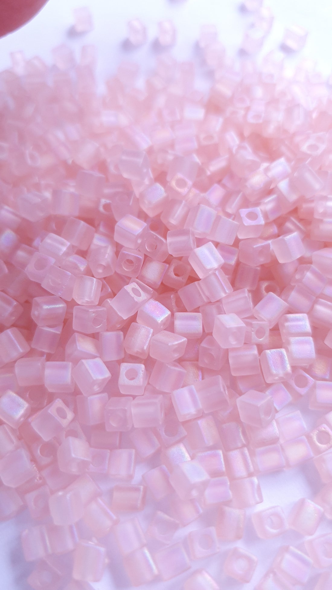Miyuki Cubes 4mm Matted transparent Lt. Tea Rose AB