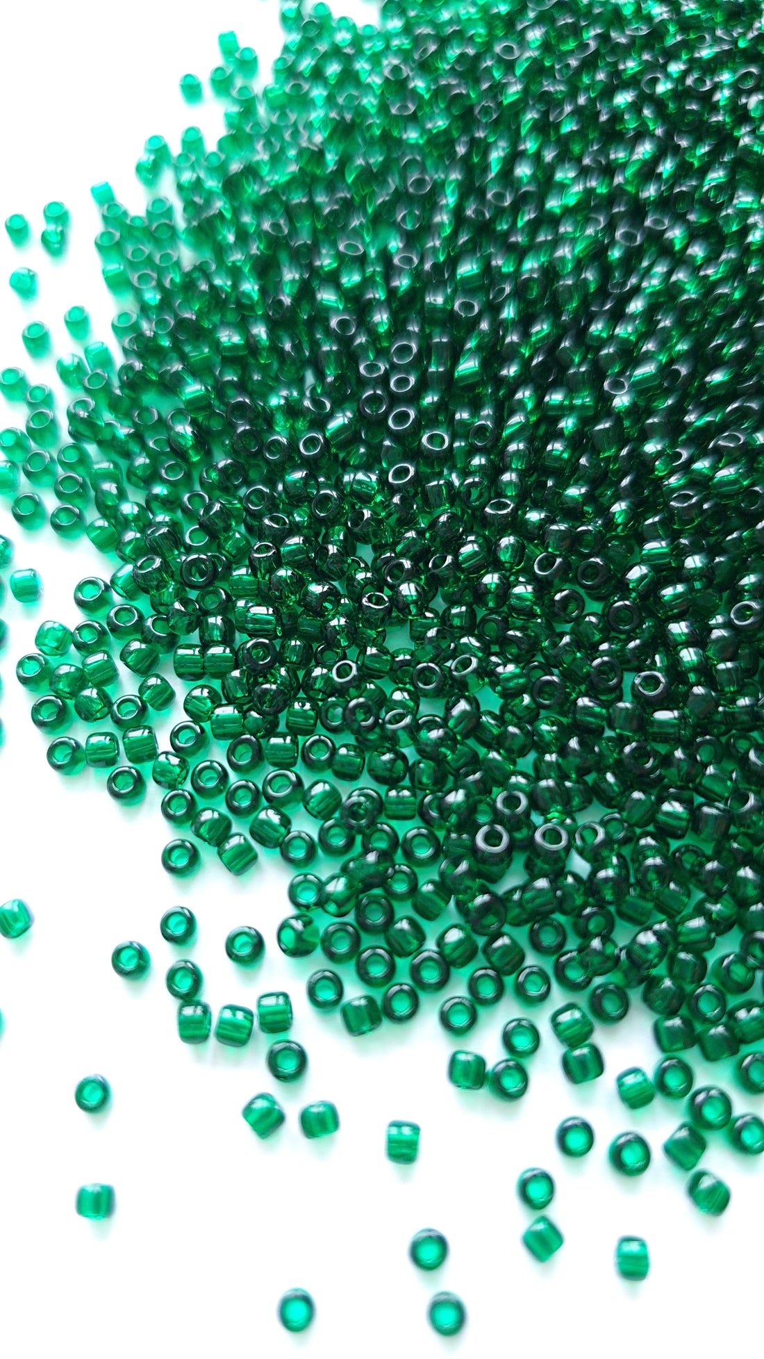 TOHO  Rocailles 11/0   Transparant Green Emerald TR-11-939
