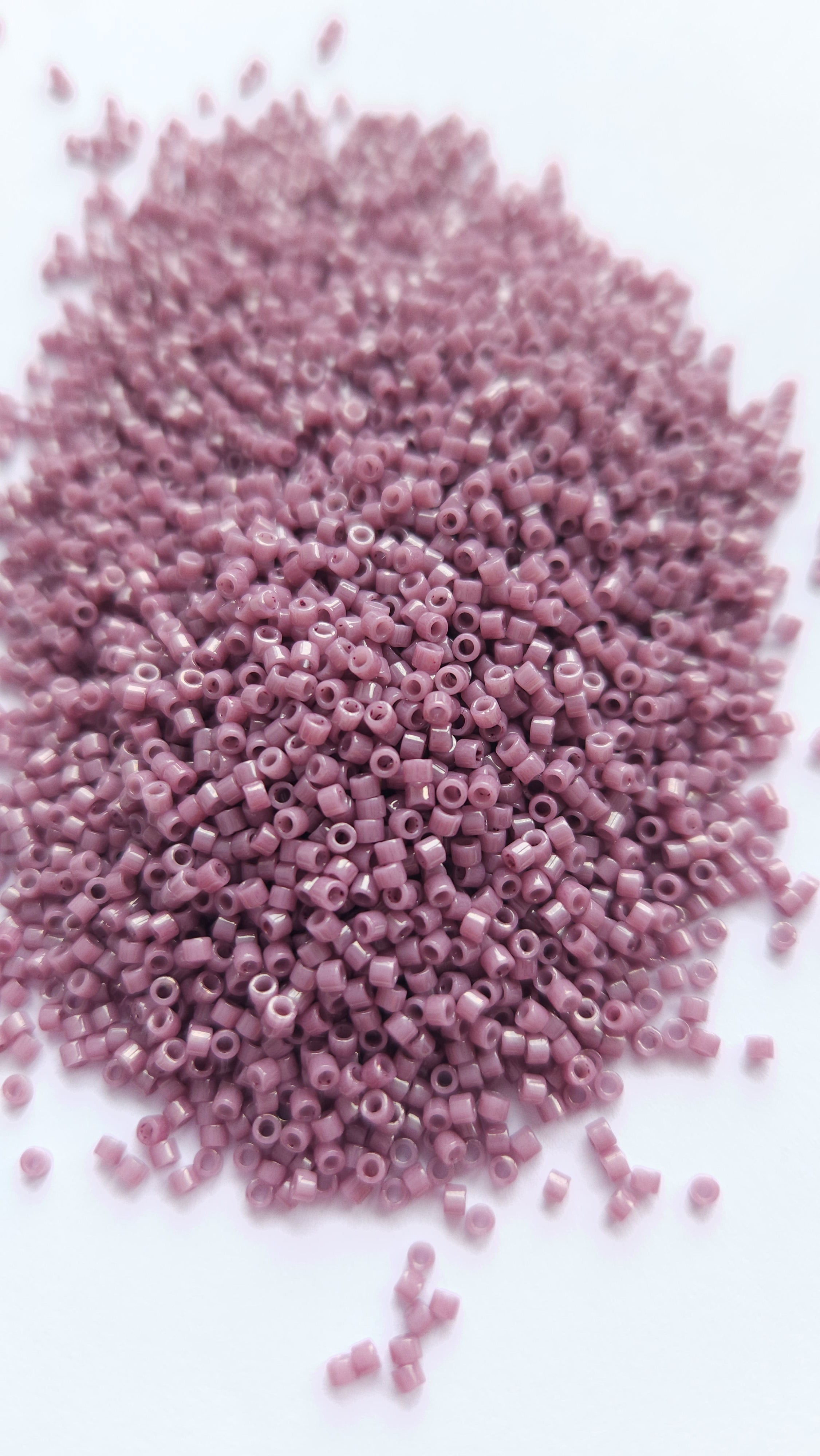 Miyuki Delica 11/0 Opaque Lilac Glazed Luster DB0265