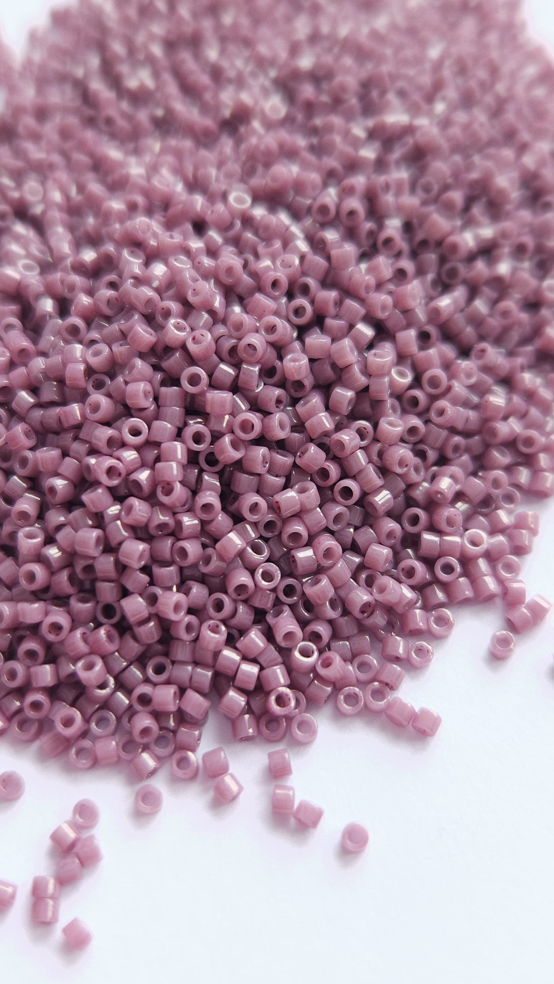 Miyuki Delica 11/0 Opaque Lilac Glazed Luster DB0265