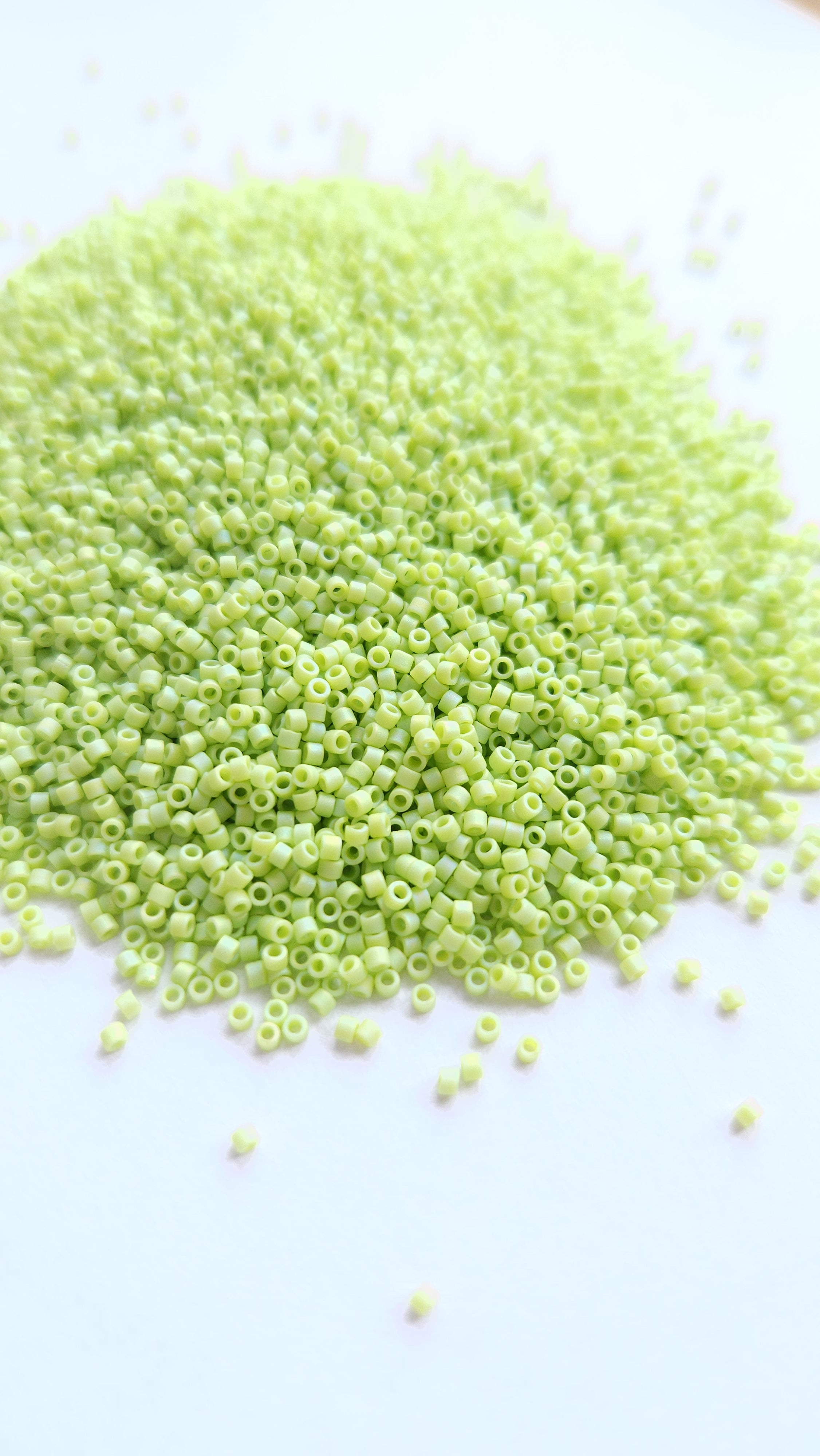 Miyuki Delica 11/0 Matted Opq Chartreuse AB DB0876