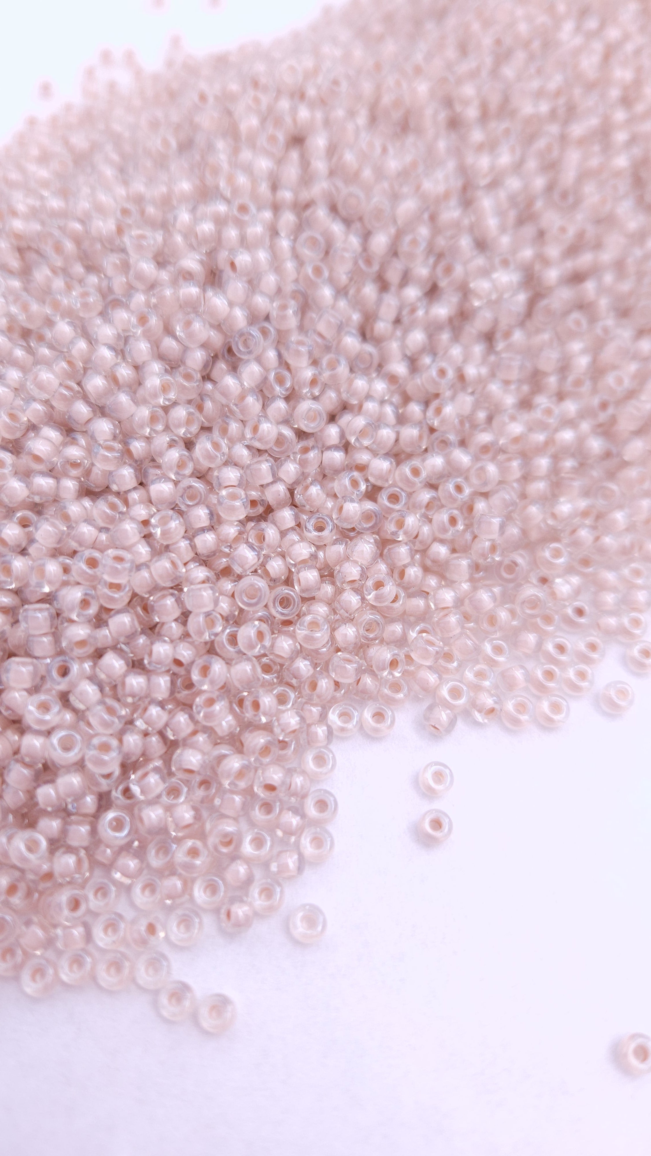 Miyuki Rocailles 8/0 Blush Lined Crystal 0215