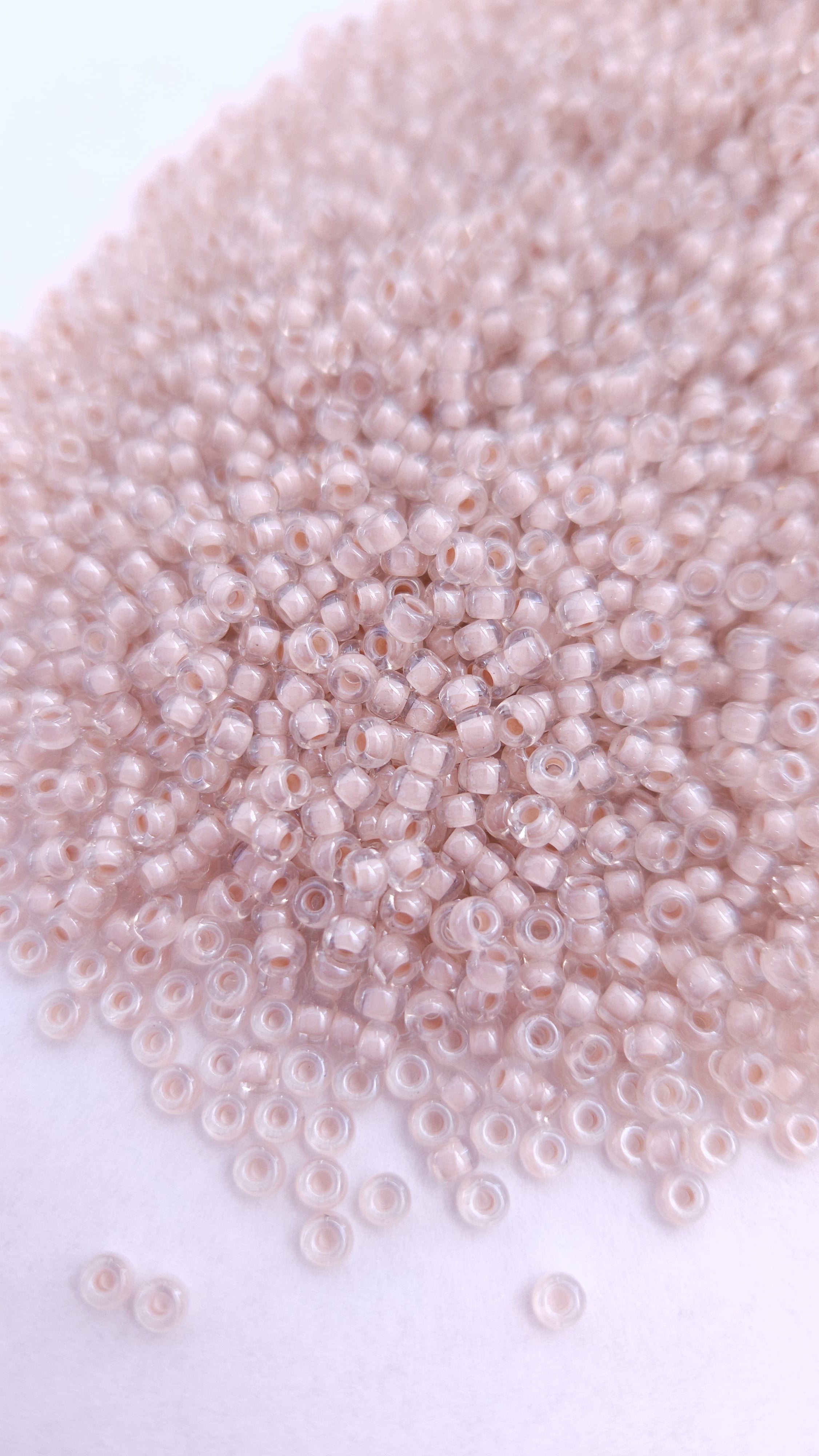 Miyuki Rocailles 8/0 Blush Lined Crystal 0215