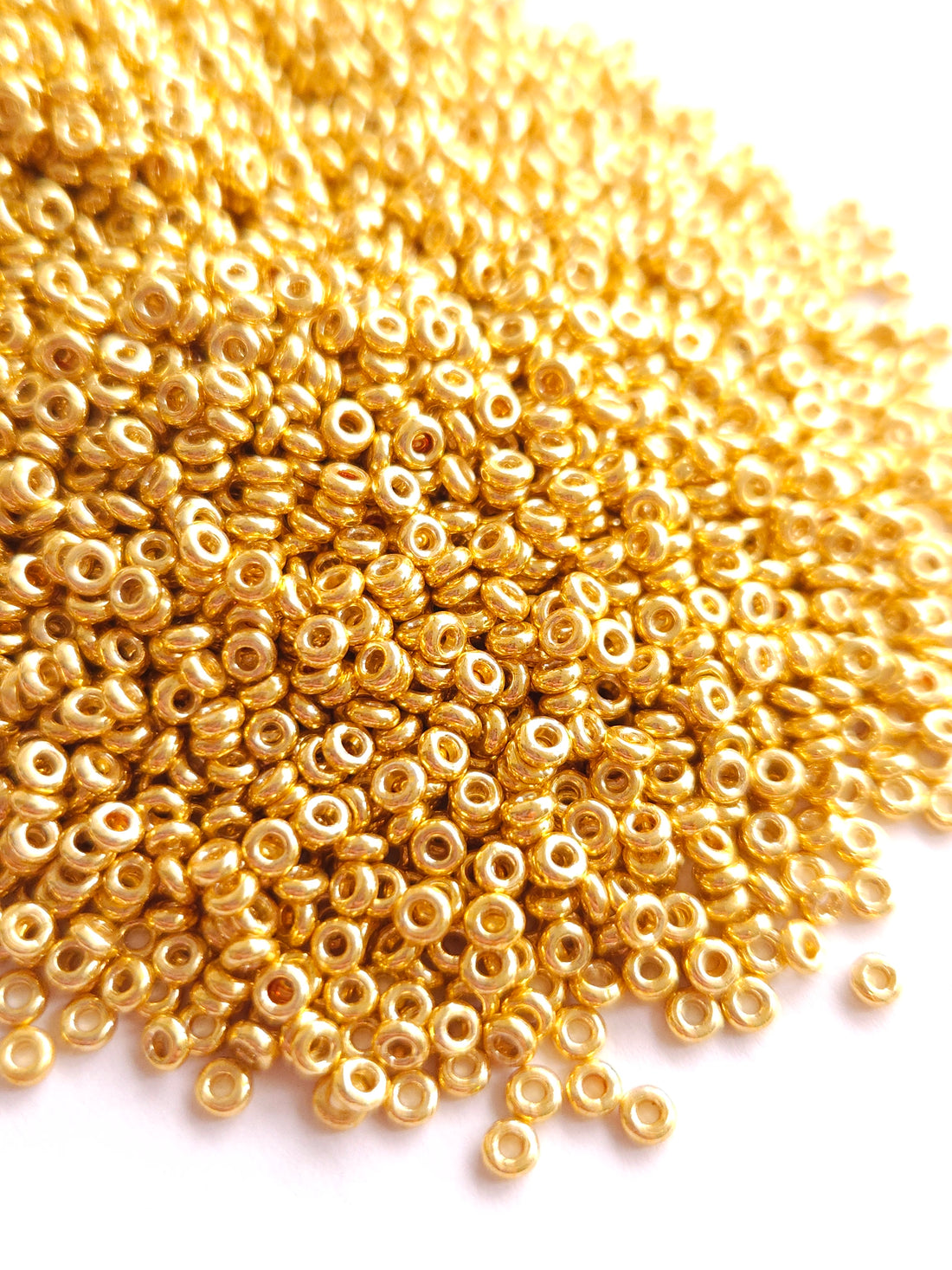 TOHO Demi Round 8/0 Perma Finish Galvanized Starlight