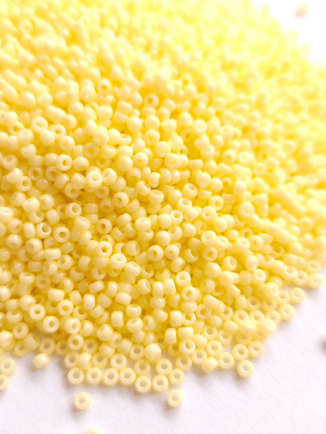 Miyuki Rocailles 11/0 Duracoat Opaque dyed Pale Yellow 4451