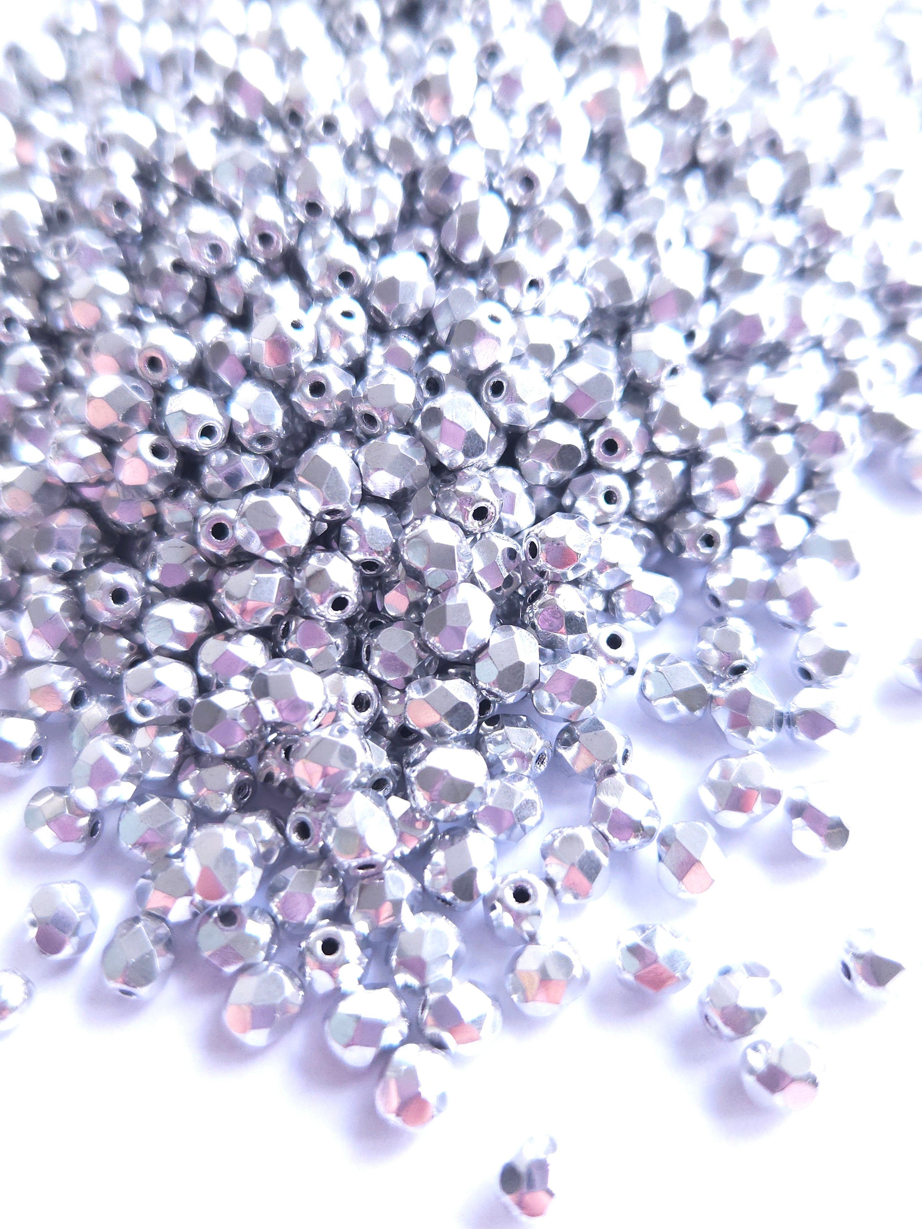 Fire Polished 4 mm Crystal Labrador Full 27000 60st