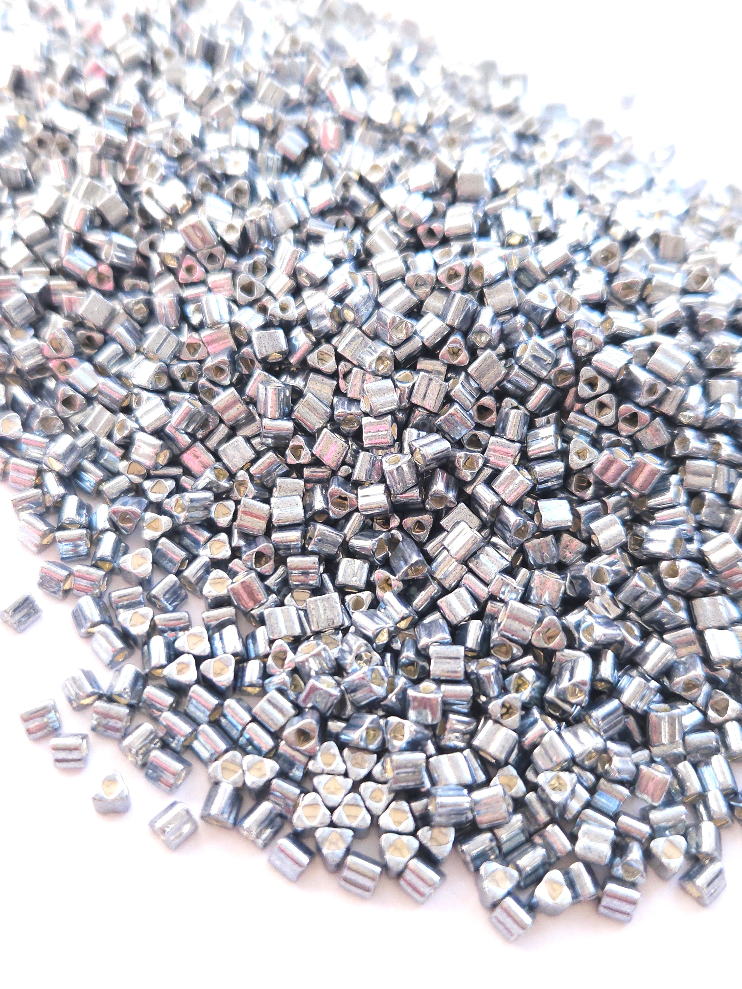 TOHO 8/0 Triangle Beads Galvanized Blue Slate