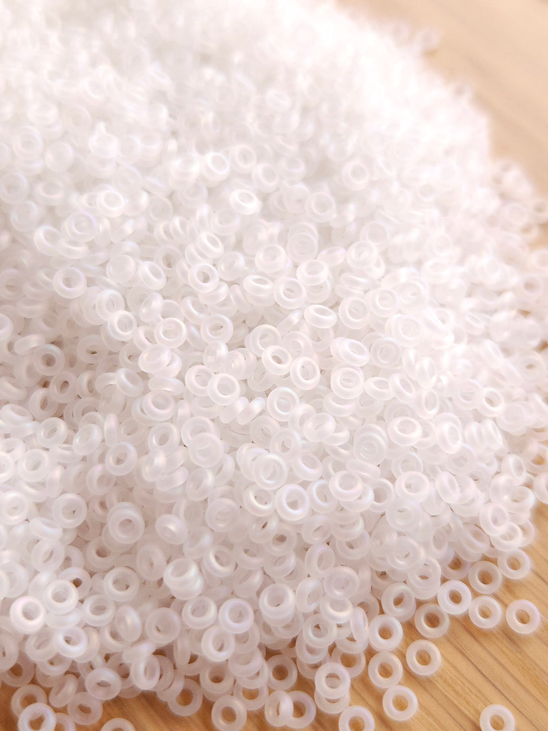 TOHO Demi Round 8/0 Transparent Rainbow Frosted Crystal TN-08-161F