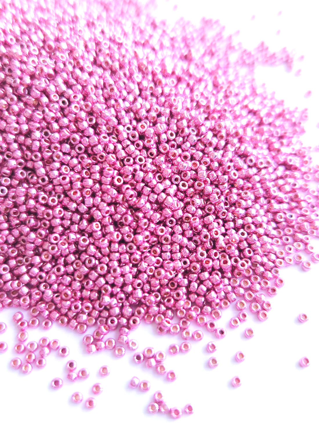 TOHO Rocailles 15/0 Perma Finish Galvenized Pink Lilac TR -15-PF553