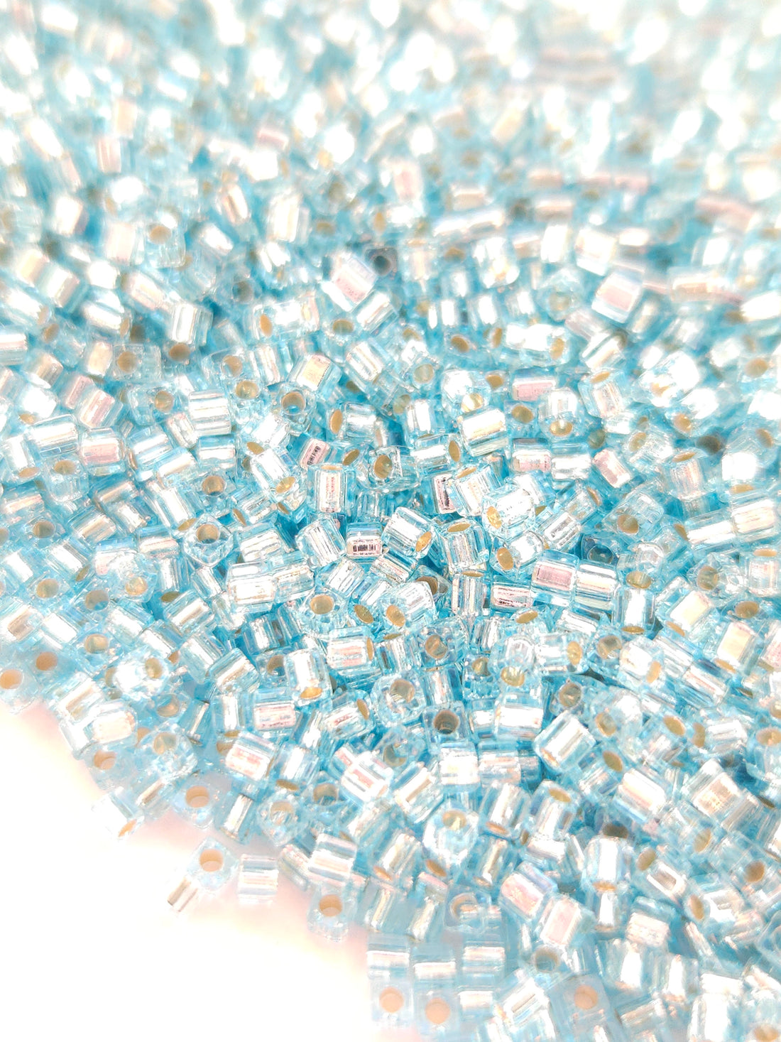 Miyuki Cubes 1,8mm Silver Lined Aqua