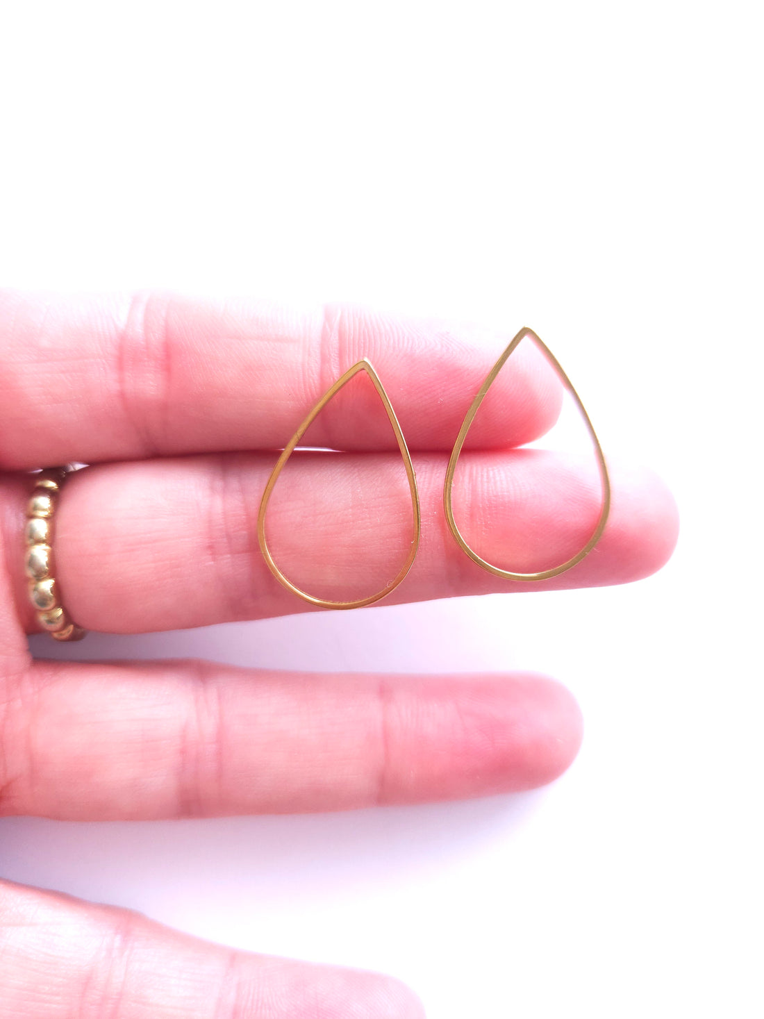 RVS druppel goudkleur 26 x 17mm 2 stuks