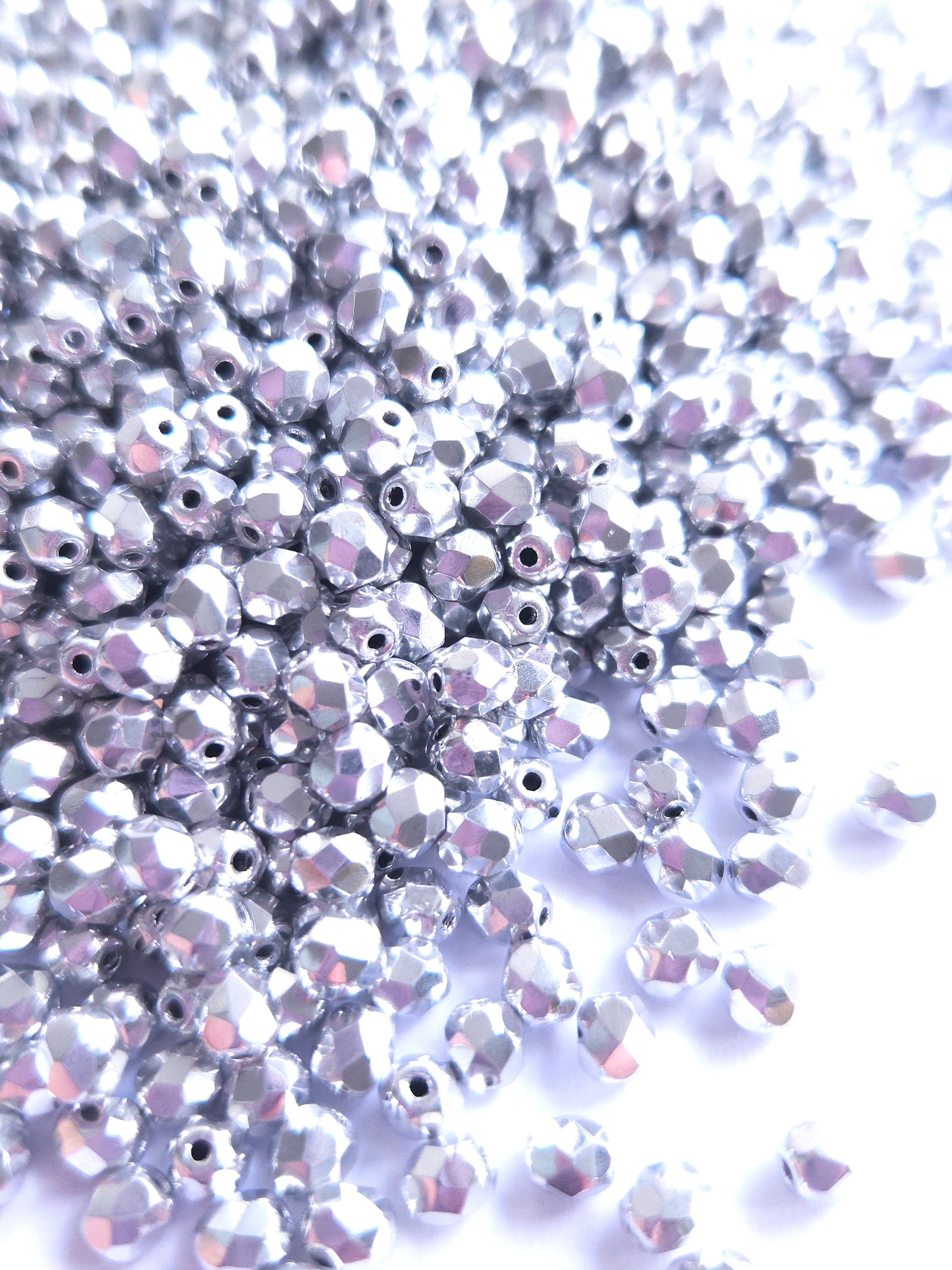 Fire Polished 4 mm Crystal Labrador Full 27000 60st