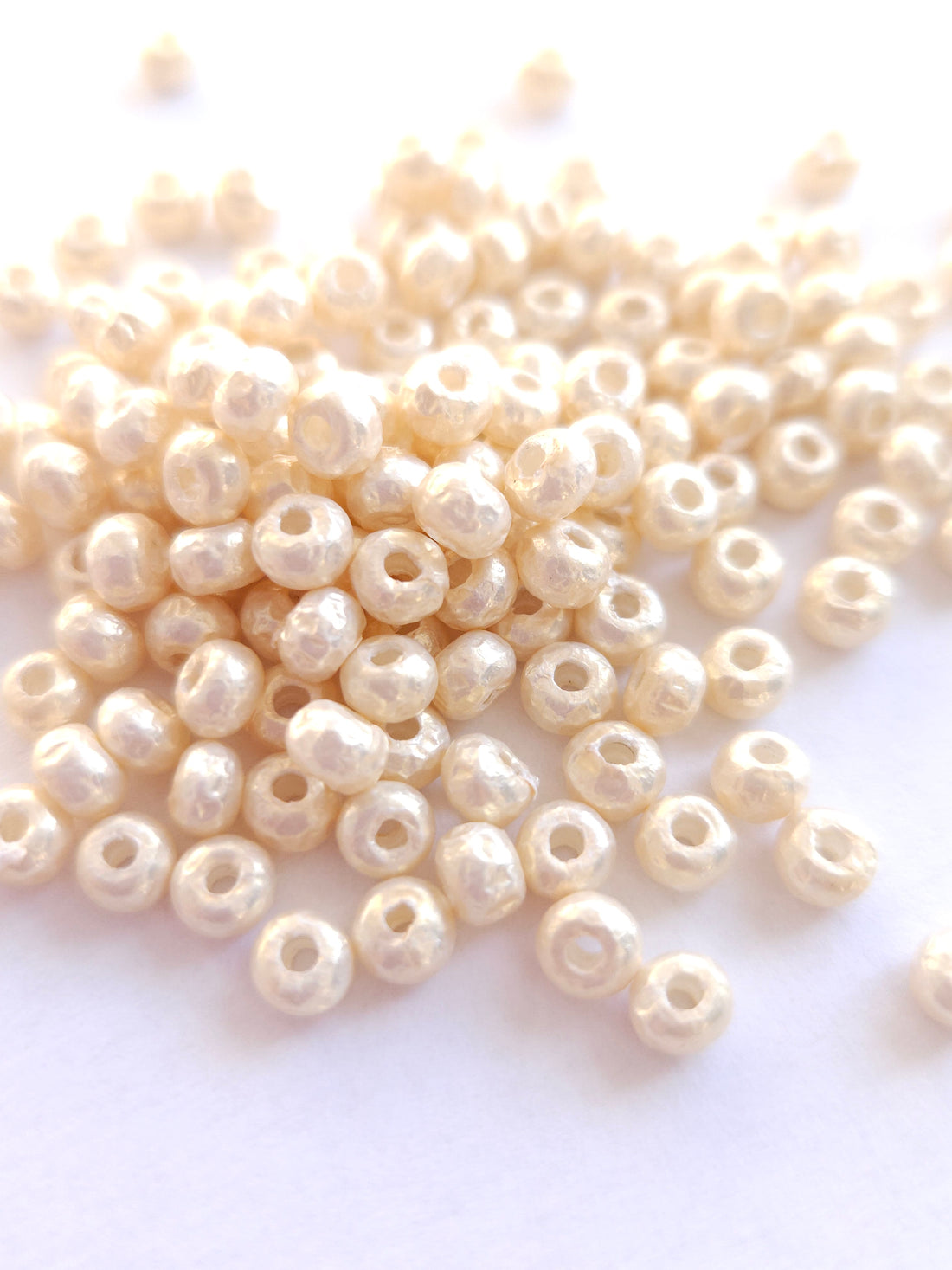 Miyuki Rocailles 6/0 Baroque Pearl White