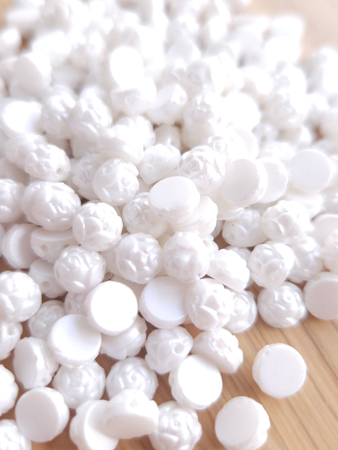 Bloemkraal 2 gats Cabochon 6mm Wit