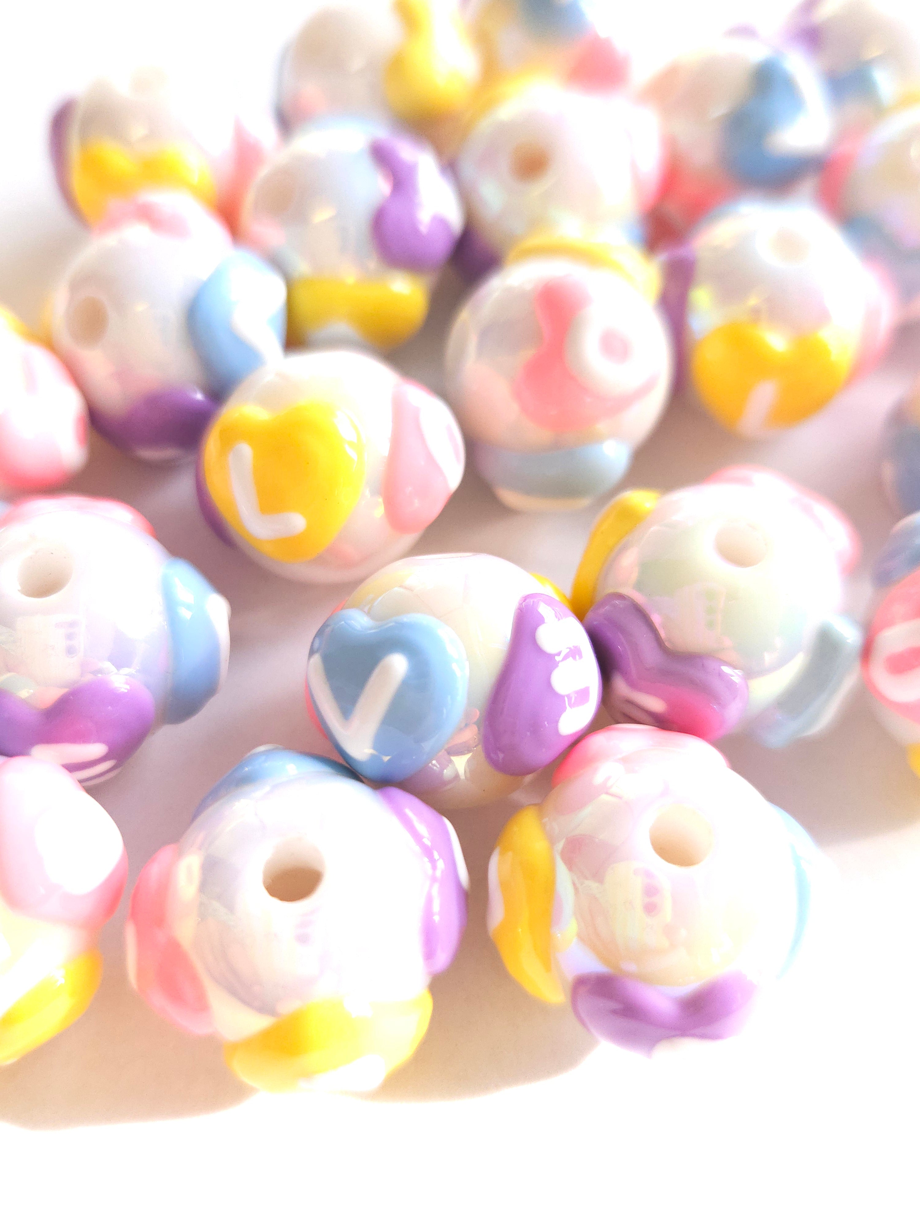 Jumbo Acryl kraal 18mm hand geschilderd wit met kleur love