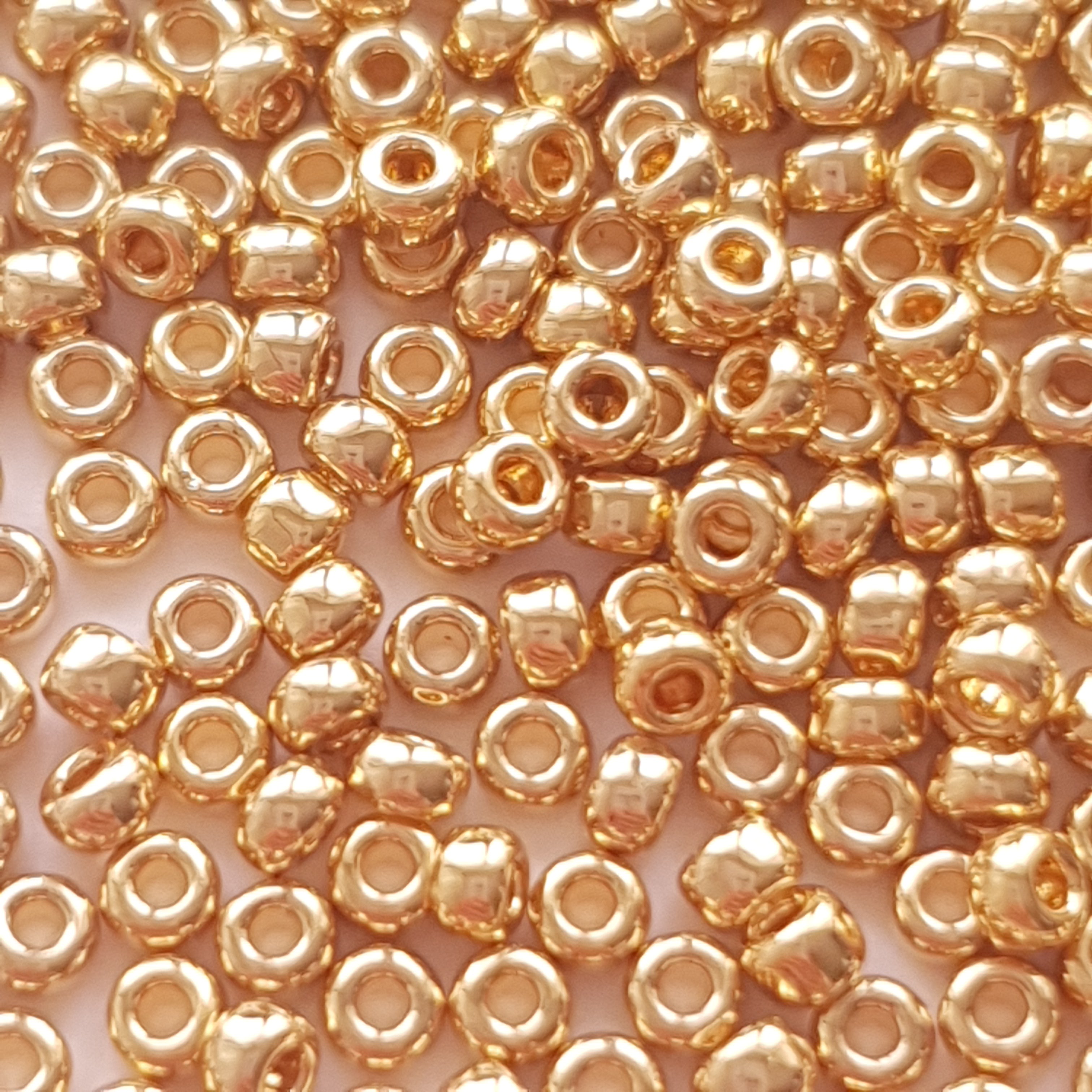 "Miyuki Rocailles 11/0 - 24kt Gold light Plated 11-193 "