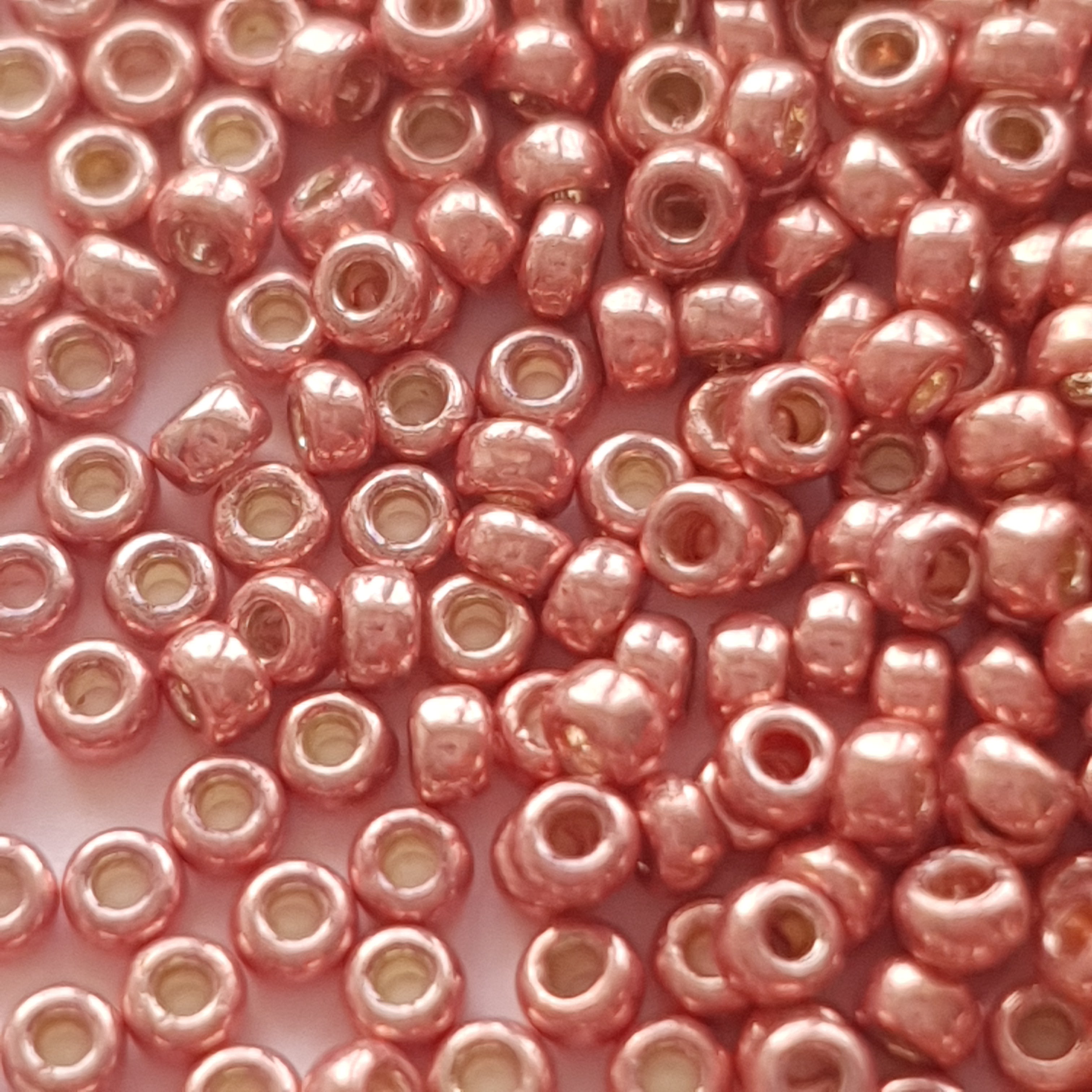 miyuki rocailles 15/0 - duracoat galvanized dark coral 4209