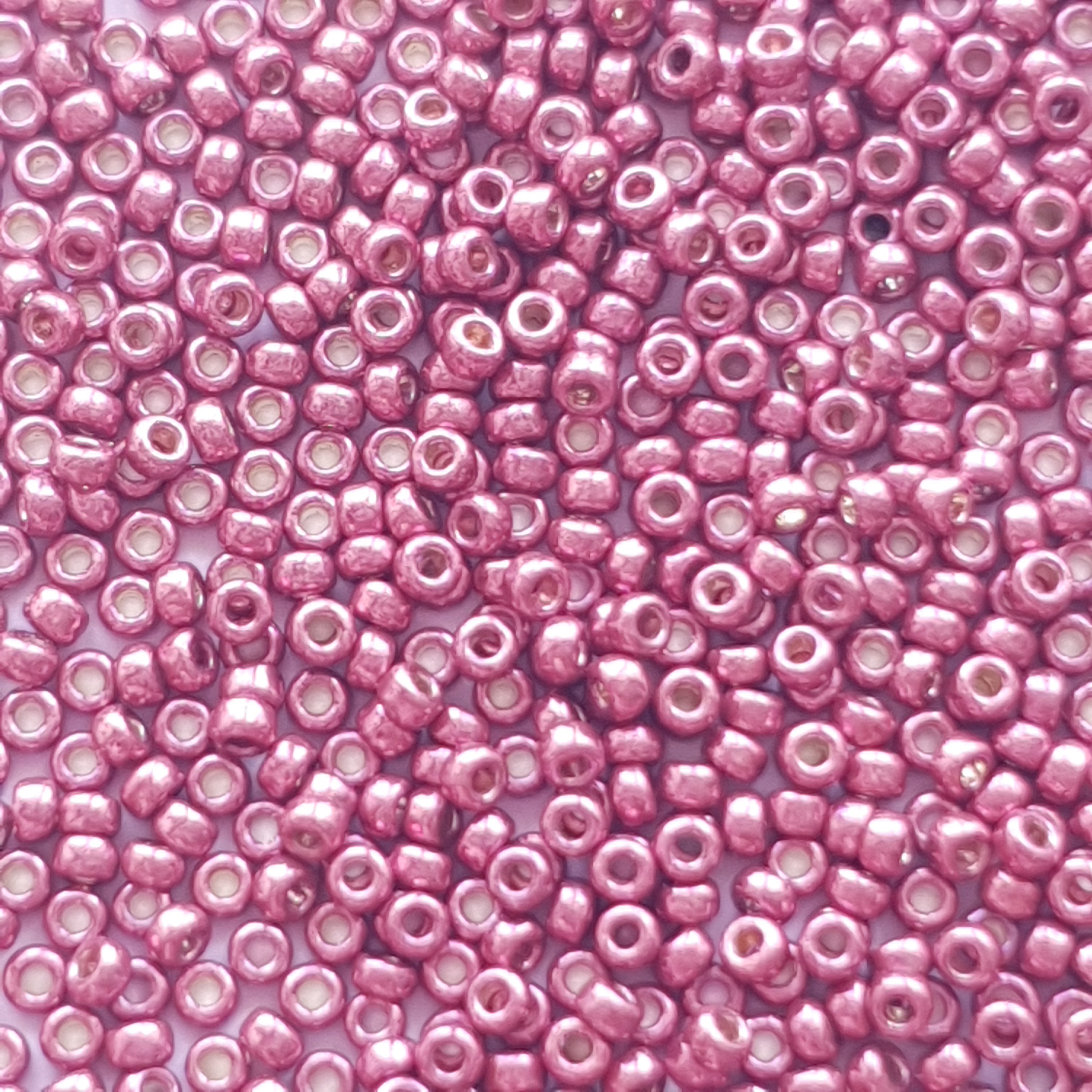 miyuki rocailles 15/0 - duracoat galvanized magenta 4219