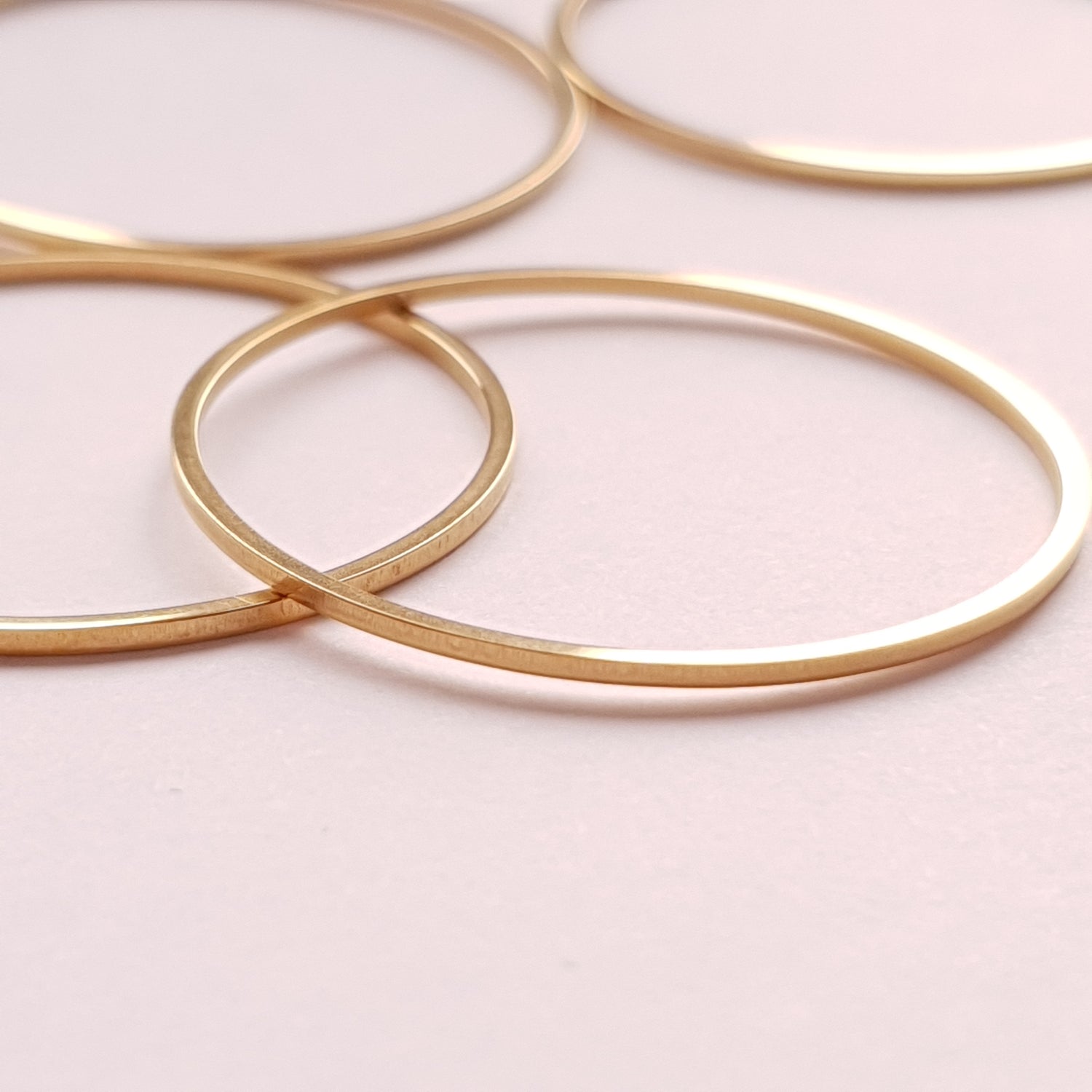 RVS ring 35mm goud voor sieraden maken, geschikt voor oorbellen of als hanger aan ketting. verkleurd niet