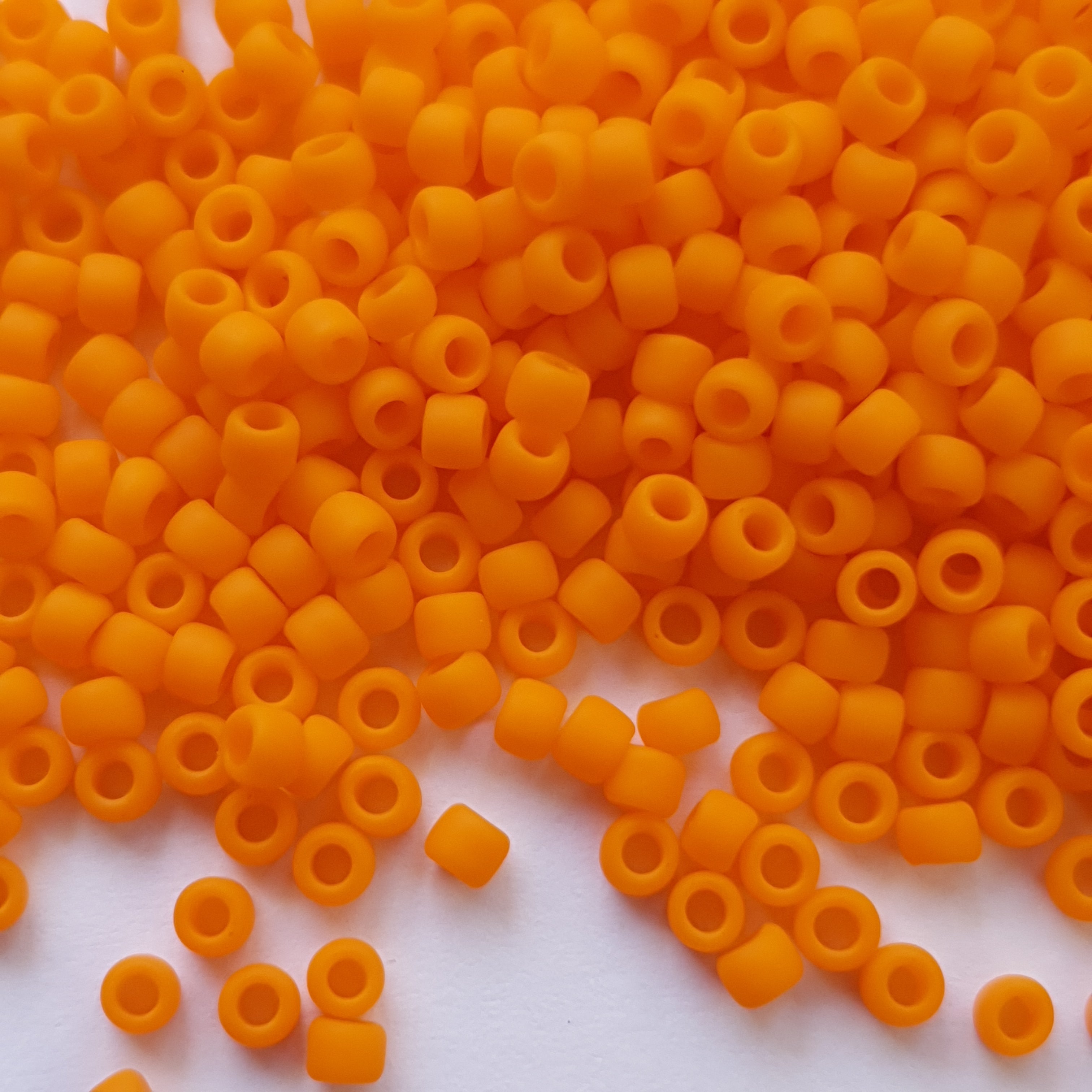 TOHO 8/0 rond Opaque Frosted Cantelope tr-08-42DF