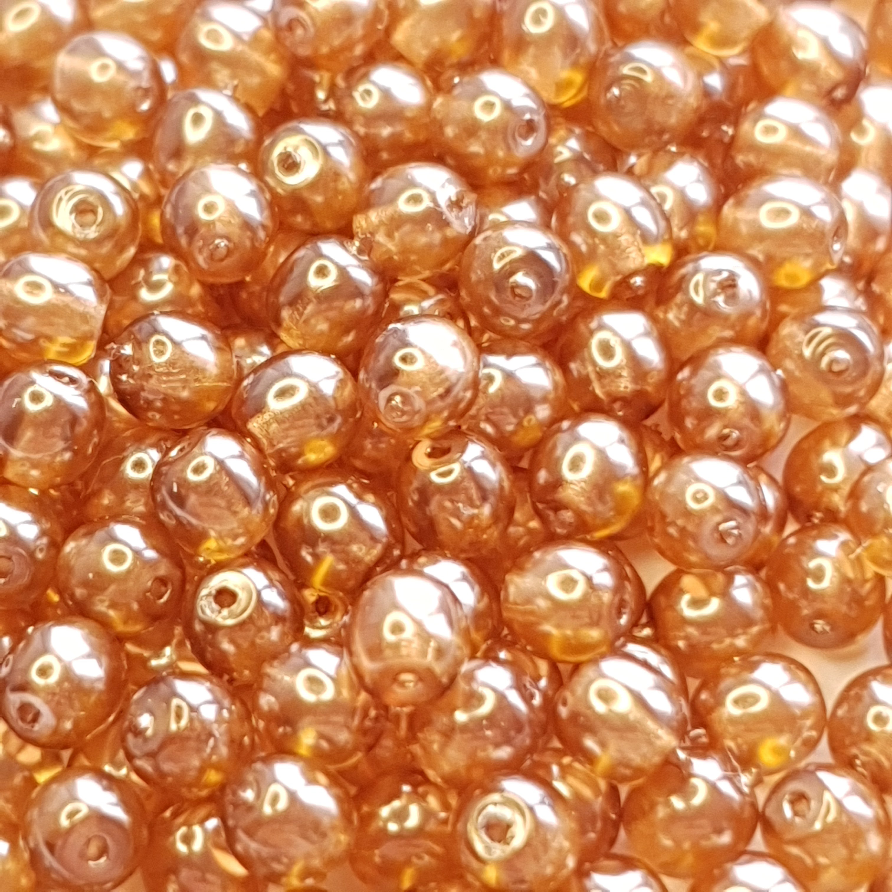 CZ Round 4mm Transparent Pearl Sand Castle