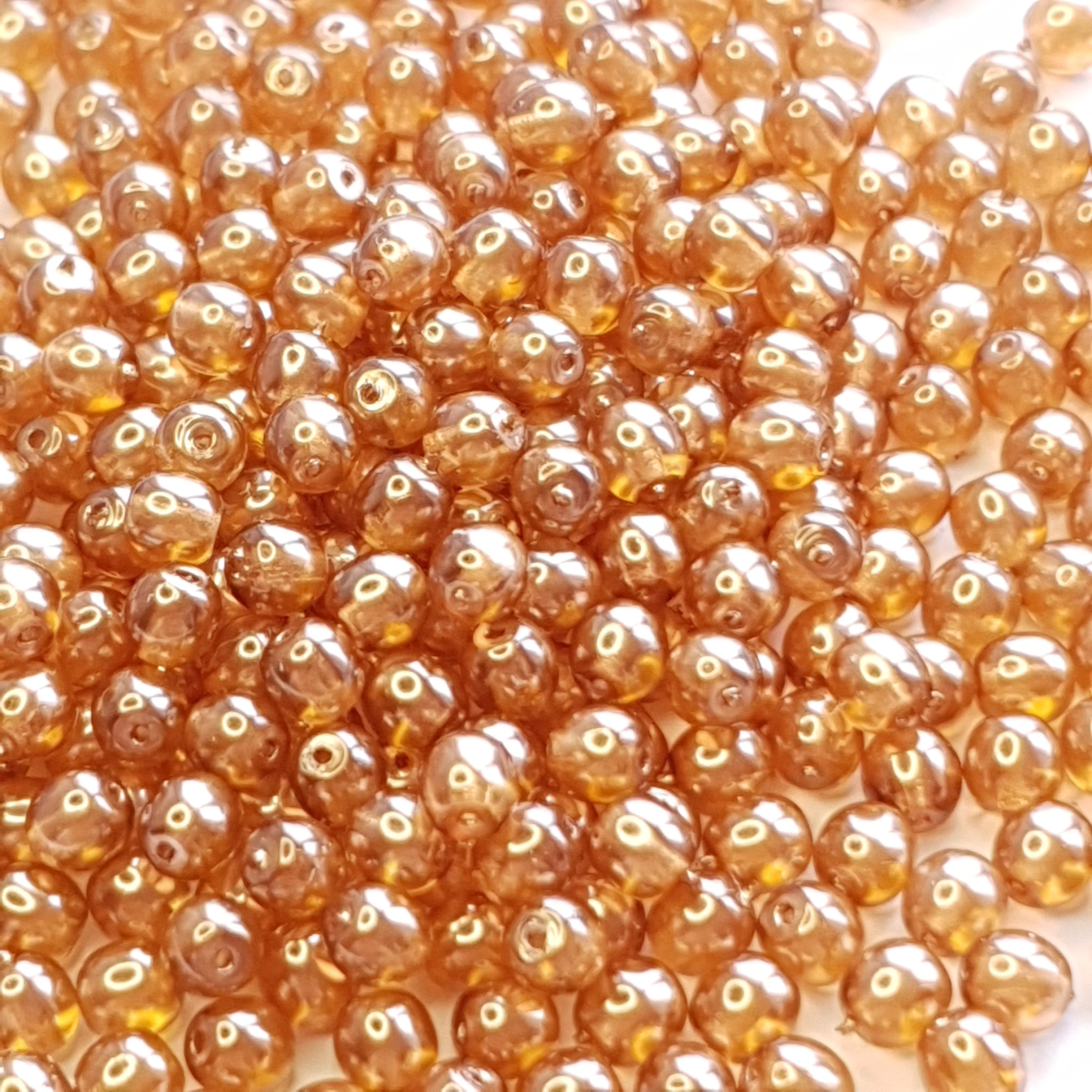 CZ Round 4mm Transparent Pearl Sand Castle