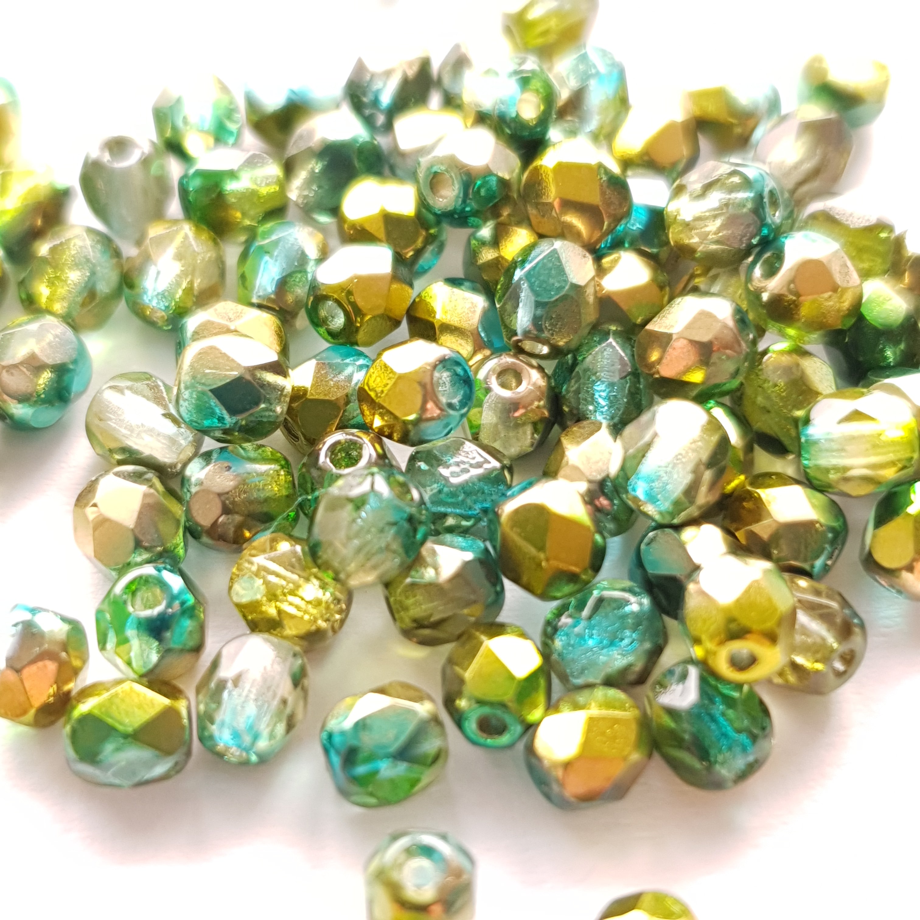 Fire Polished 4mm Crystal Sunny Magic Summer Green 98003