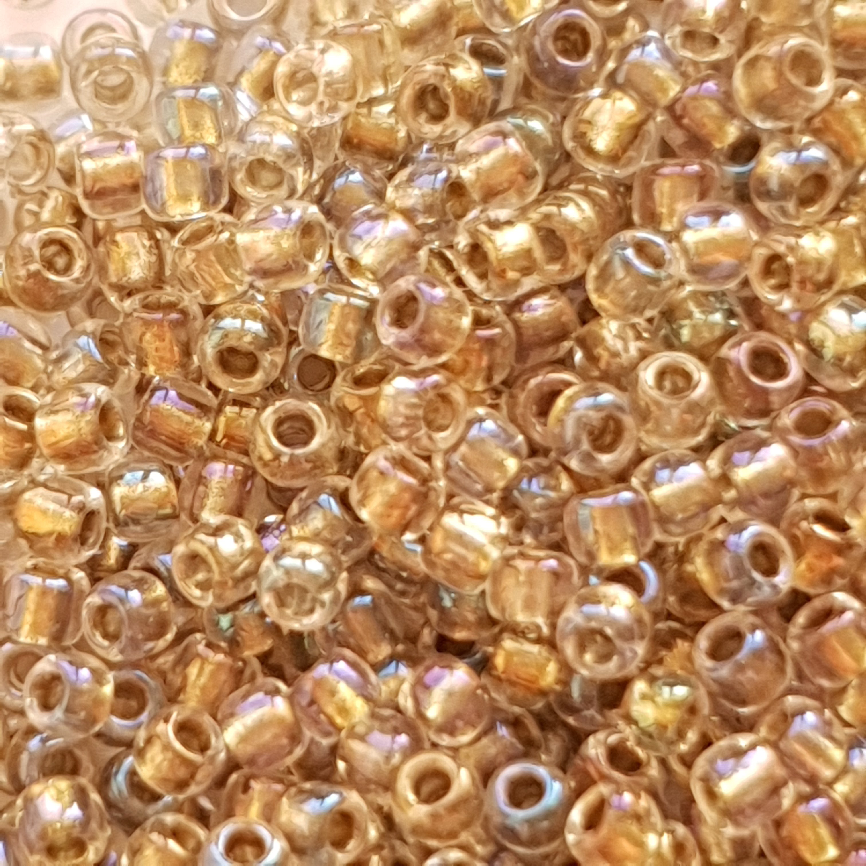 Toho rocailles kralen Inside Color Crystal Gold Lined TR-11-262