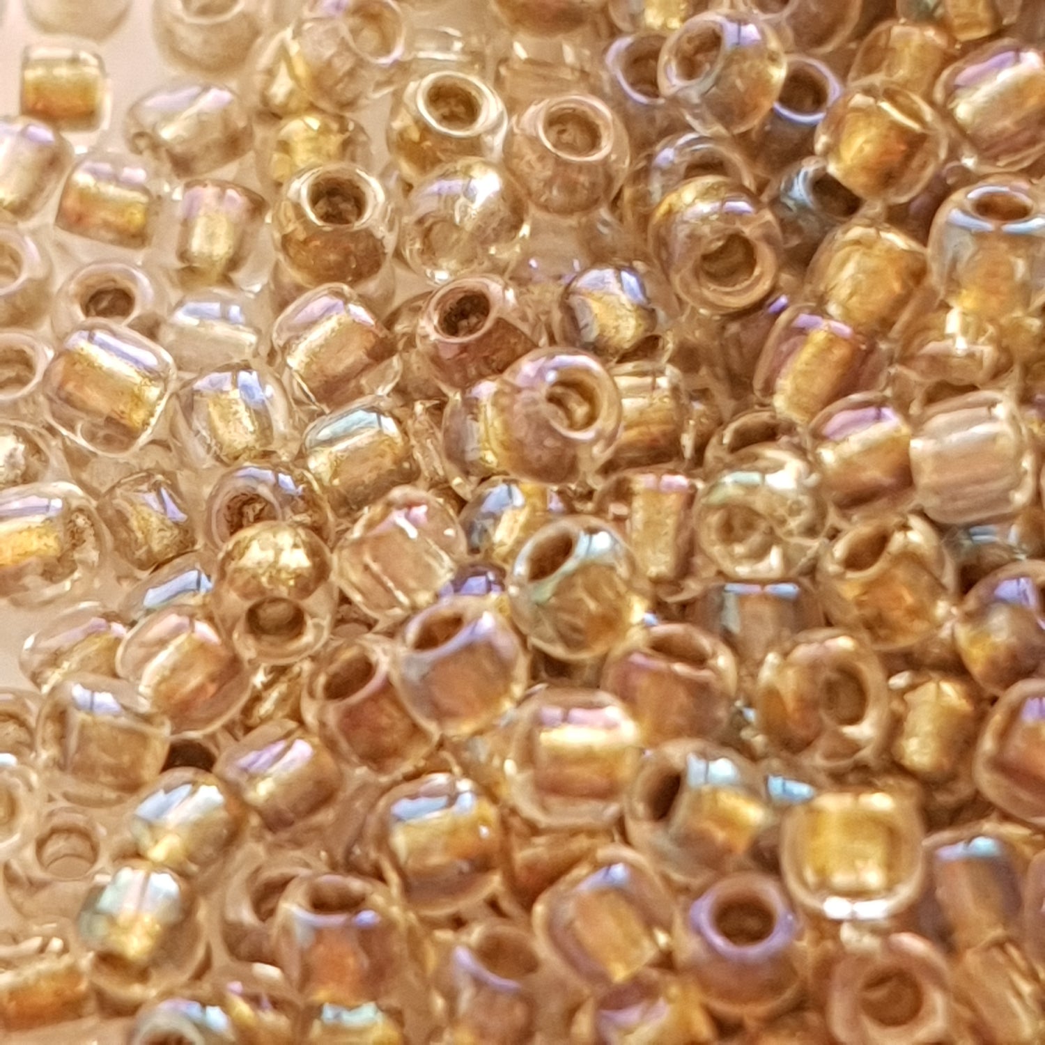 Toho rocailles kralen Inside Color Crystal Gold Lined TR-11-262