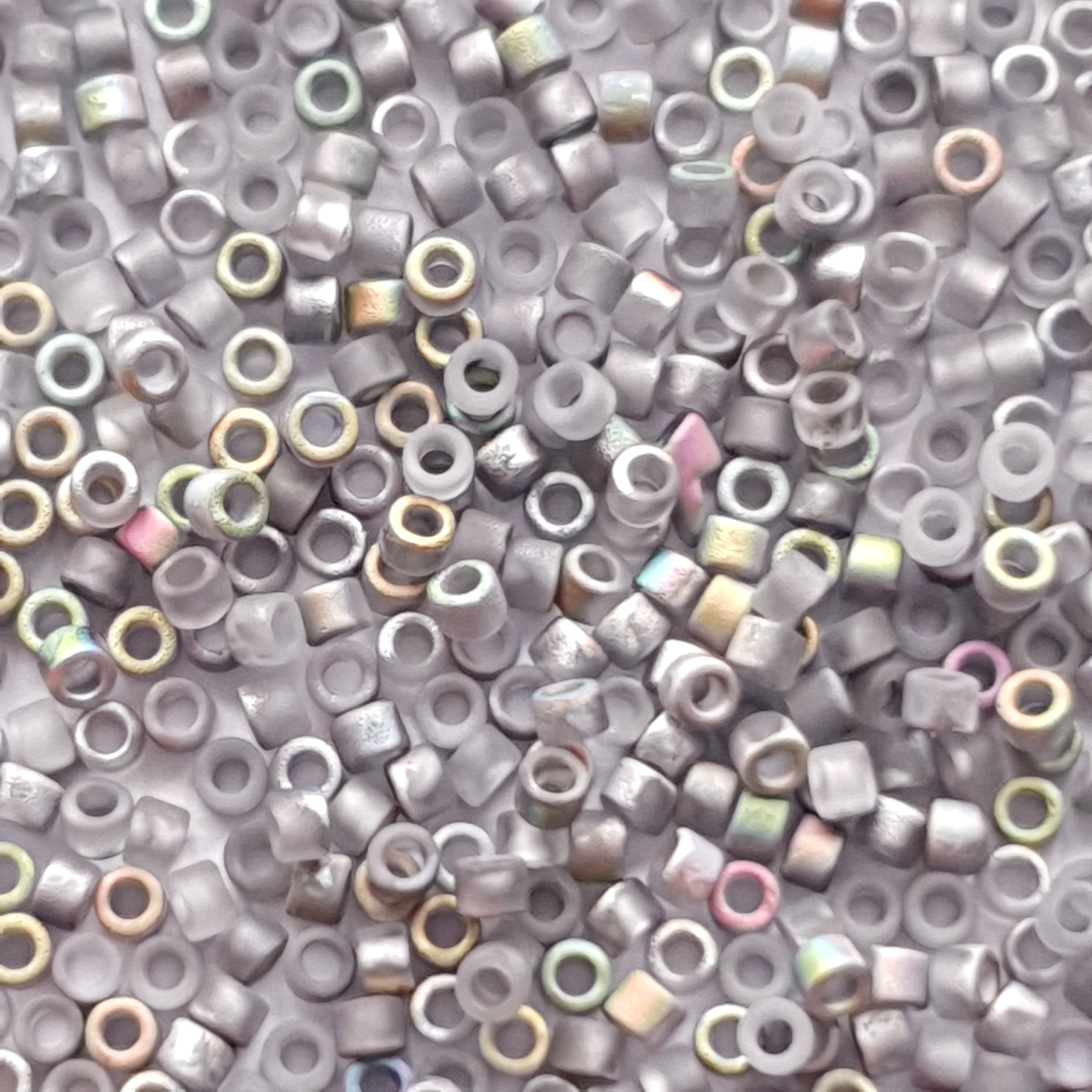 Miyuki Delica 11/0 Vitrail DB2203