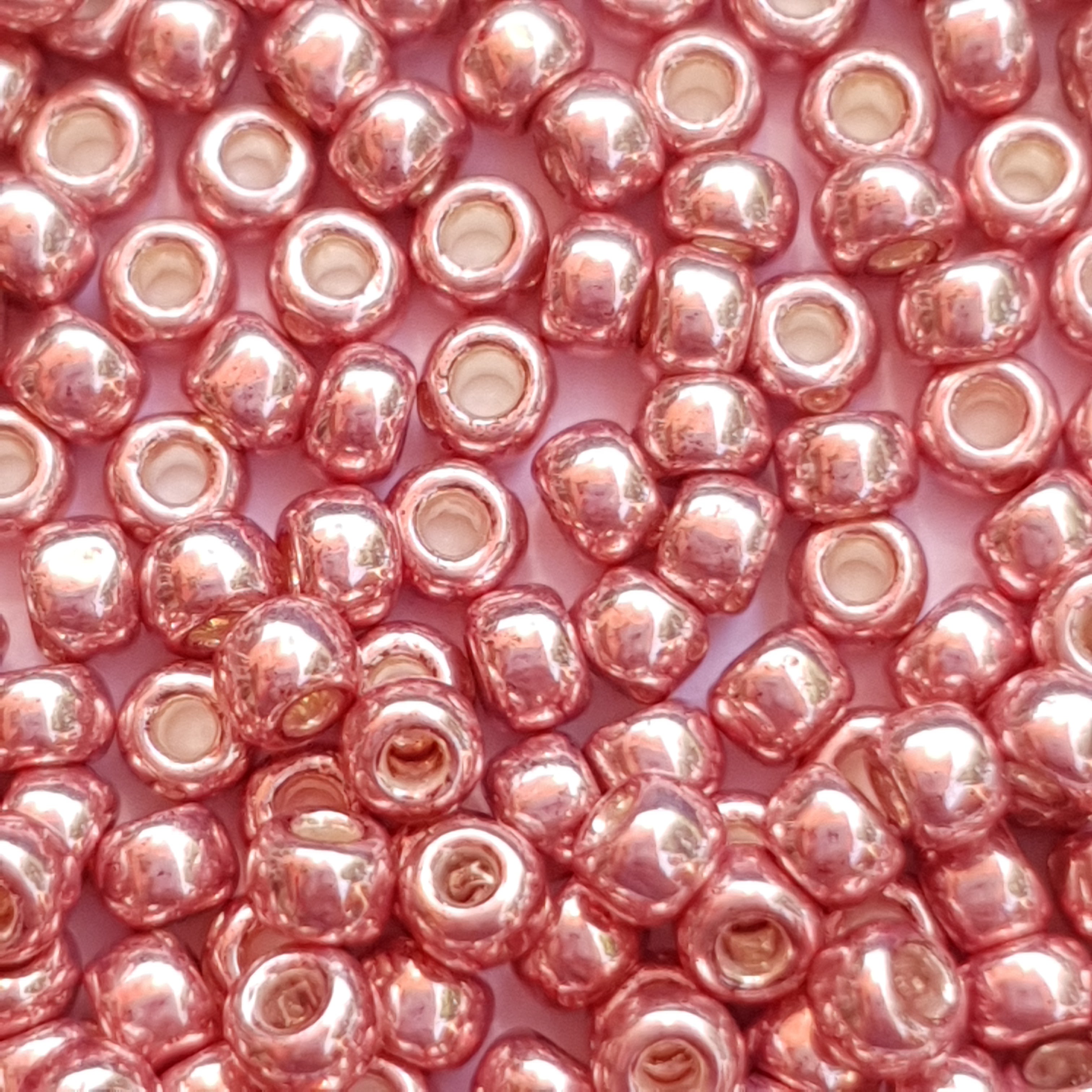 TR-08-552 : TOHO - Round 8/0 : Galvanized Fairy Wings