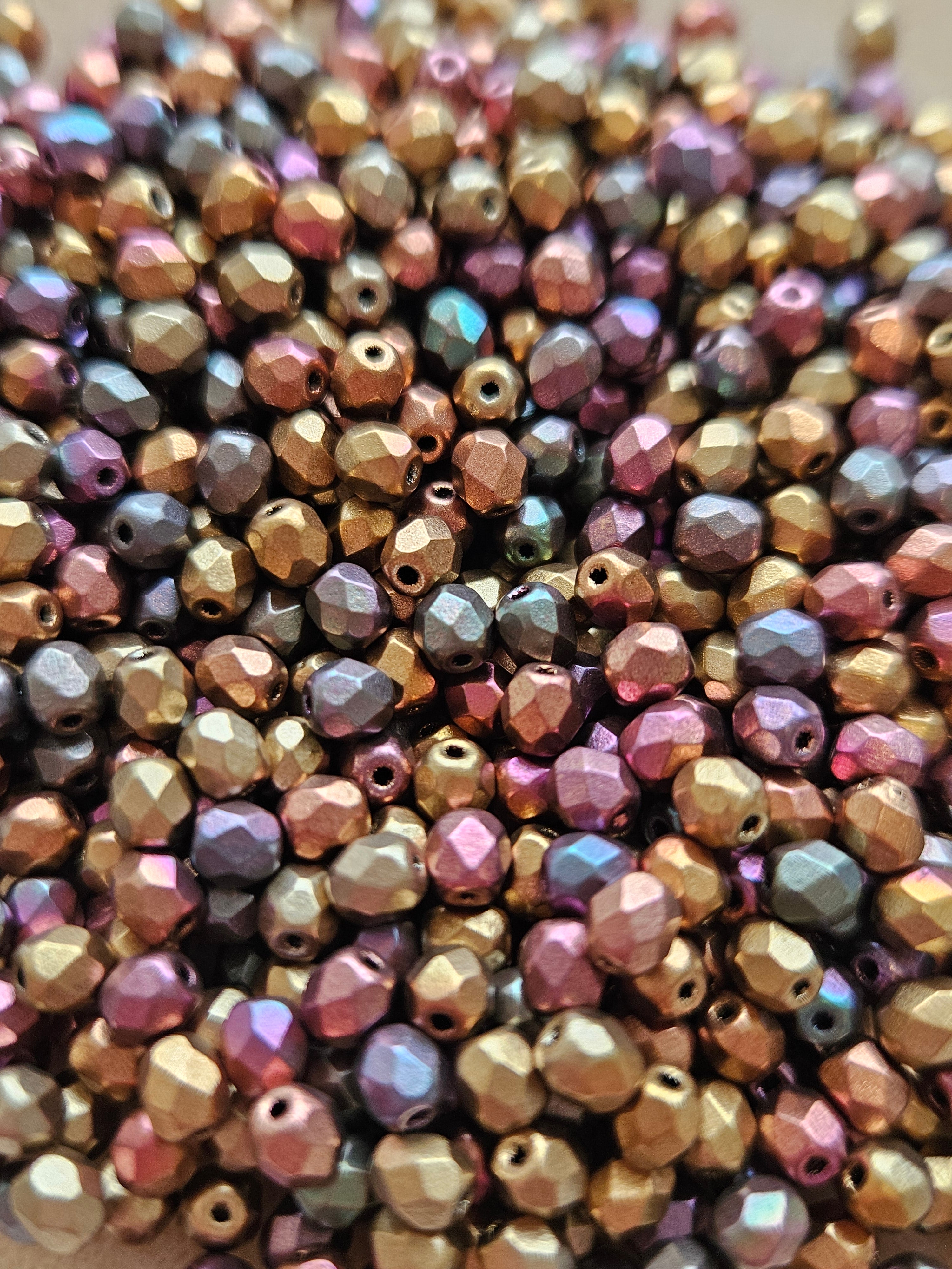 Fire Polished 4 mm Purple Iris Gold 01640 60st