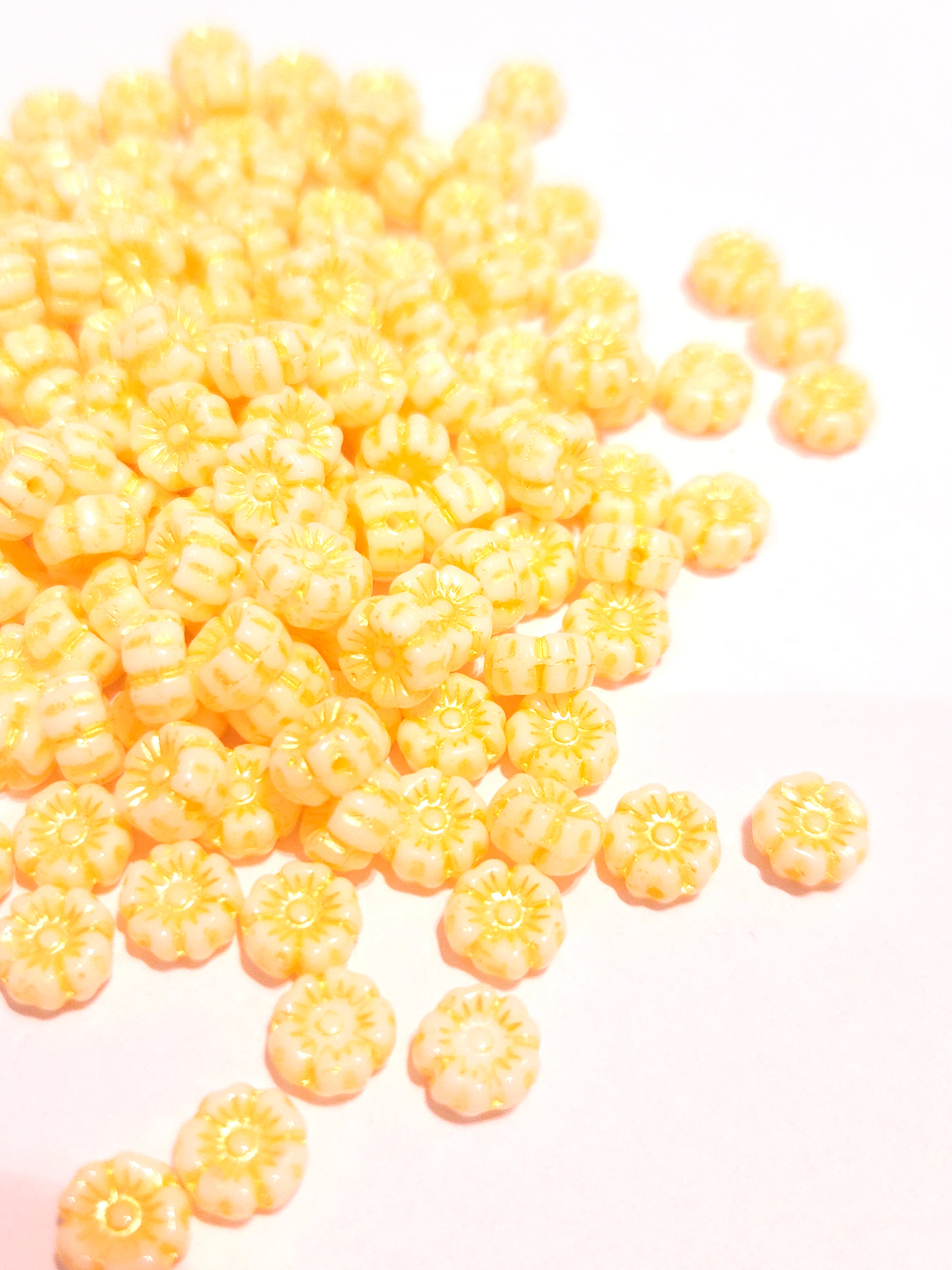 Tsjechische glas bloemetjes 7mm &