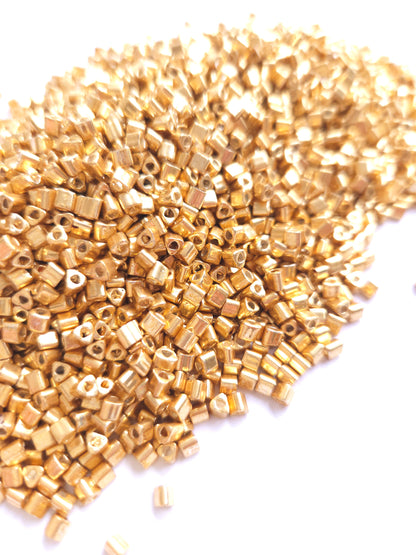 TOHO 8/0 Triangle Beads Galvanized Starlight