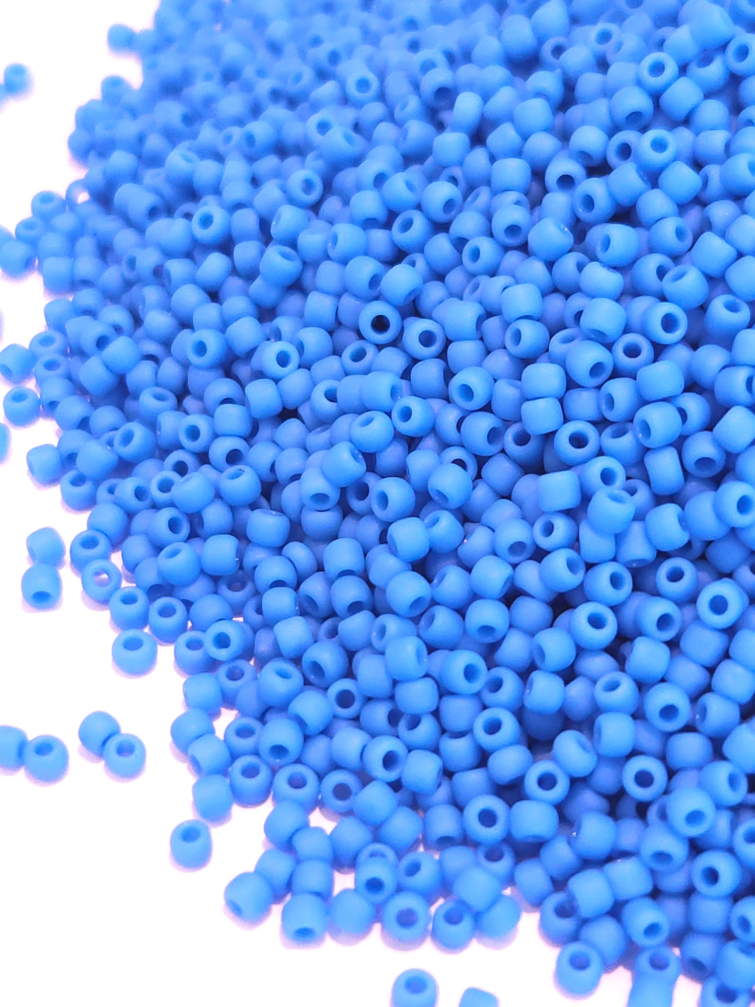 TOHO Rocailles 11/0 Opaque Frosted Cornflower TR-11-43DF