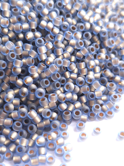 TOHO Rocailles 8/0 Gold Lined Rainbow Frosted lt Sapphire