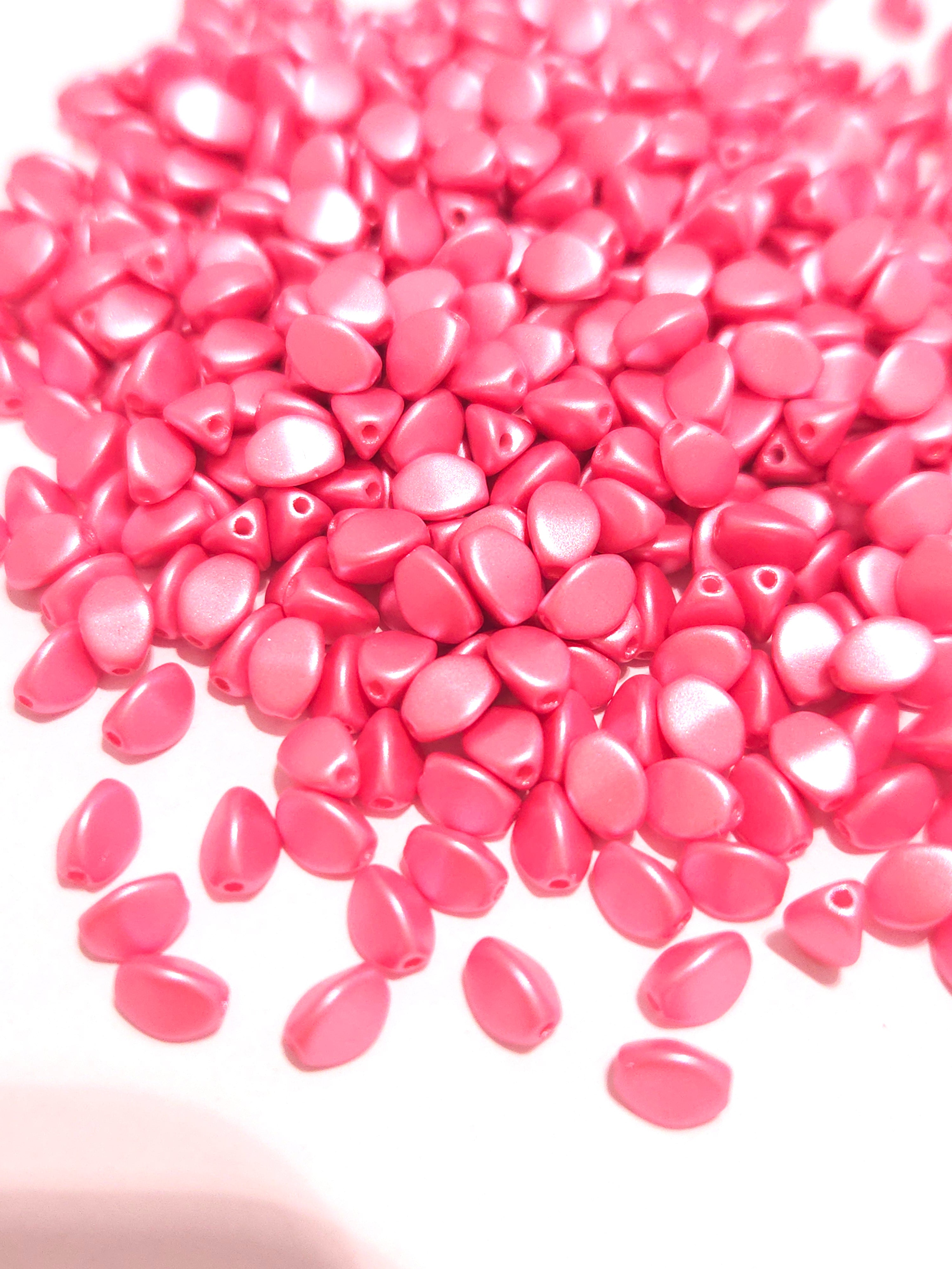 Beukenootje/ pinch beads 5x3mm Alabaster Pastel Pink 25008