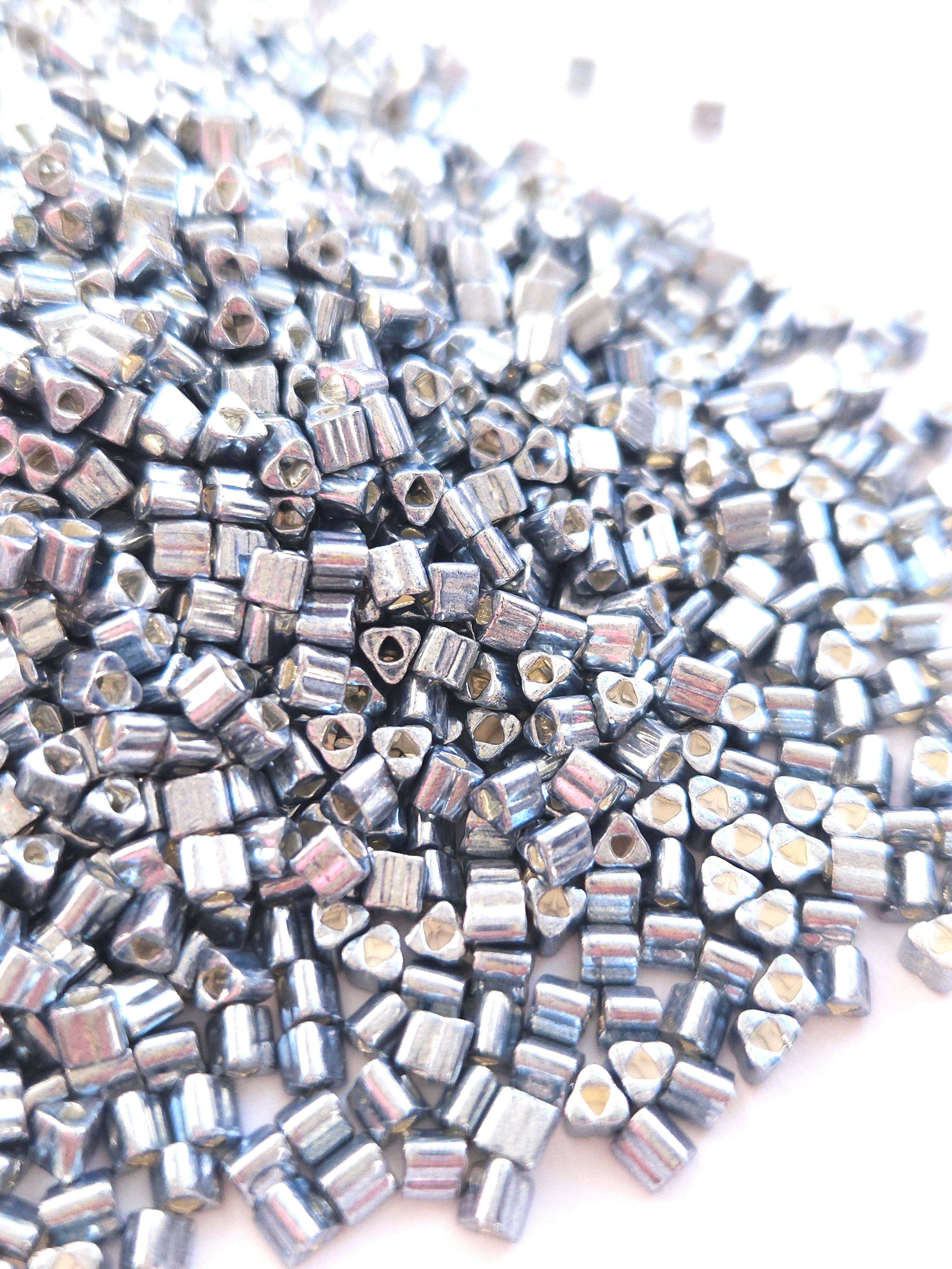 TOHO 8/0 Triangle Beads Galvanized Blue Slate