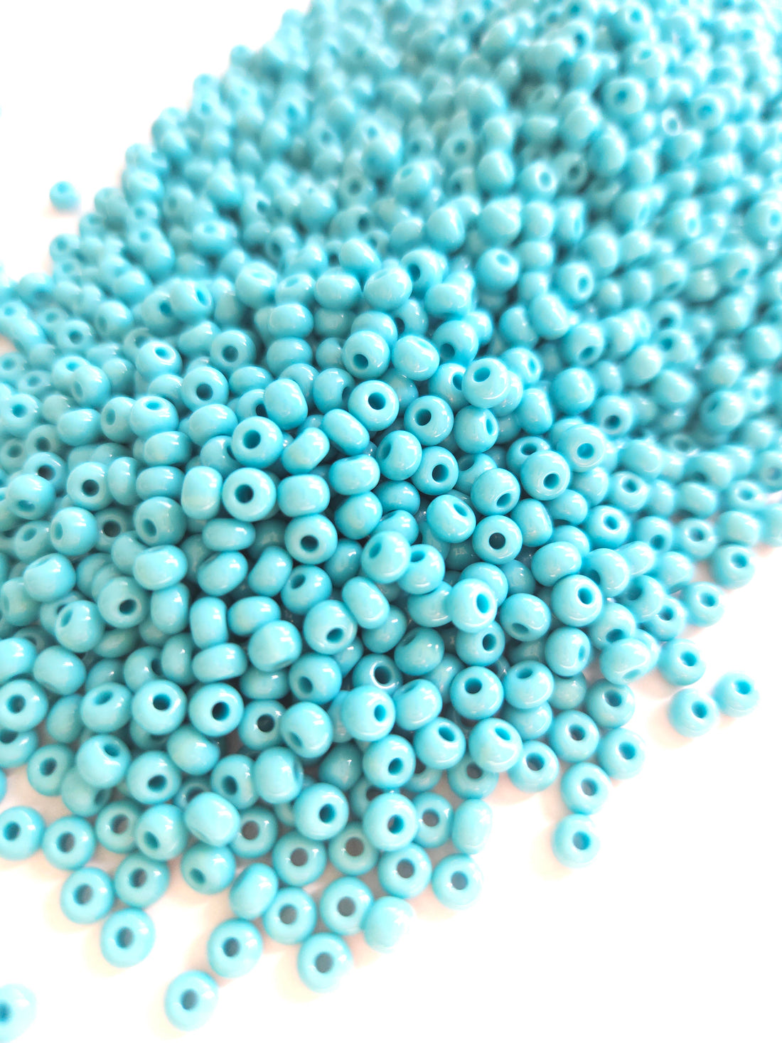 Tsjechische Rocailles 6/0 Opaque Blue Turquoise