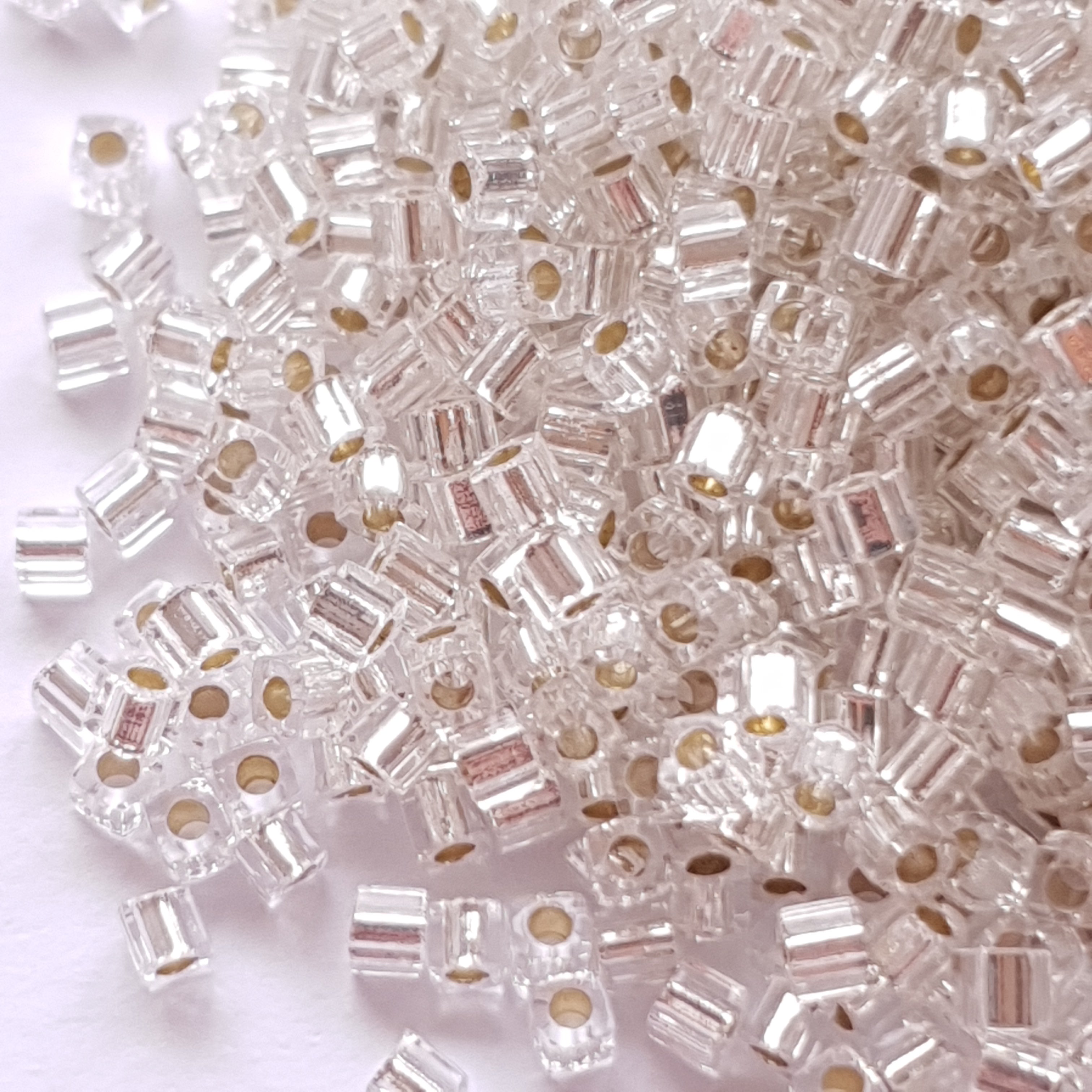 Miyuki Cubes 1,8mm Crystal Silver Lined SB0001